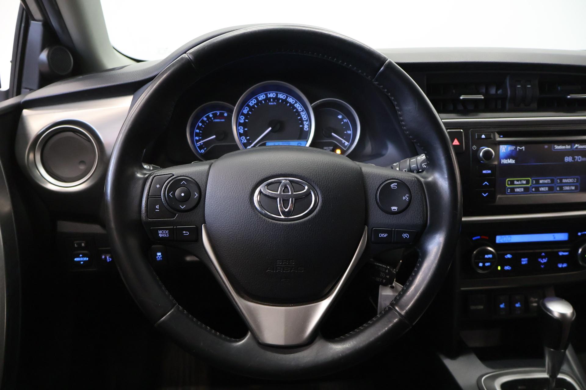 TOYOTA Auris 2013