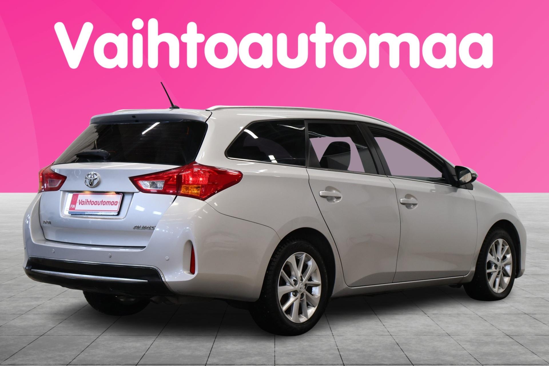 TOYOTA Auris 2013