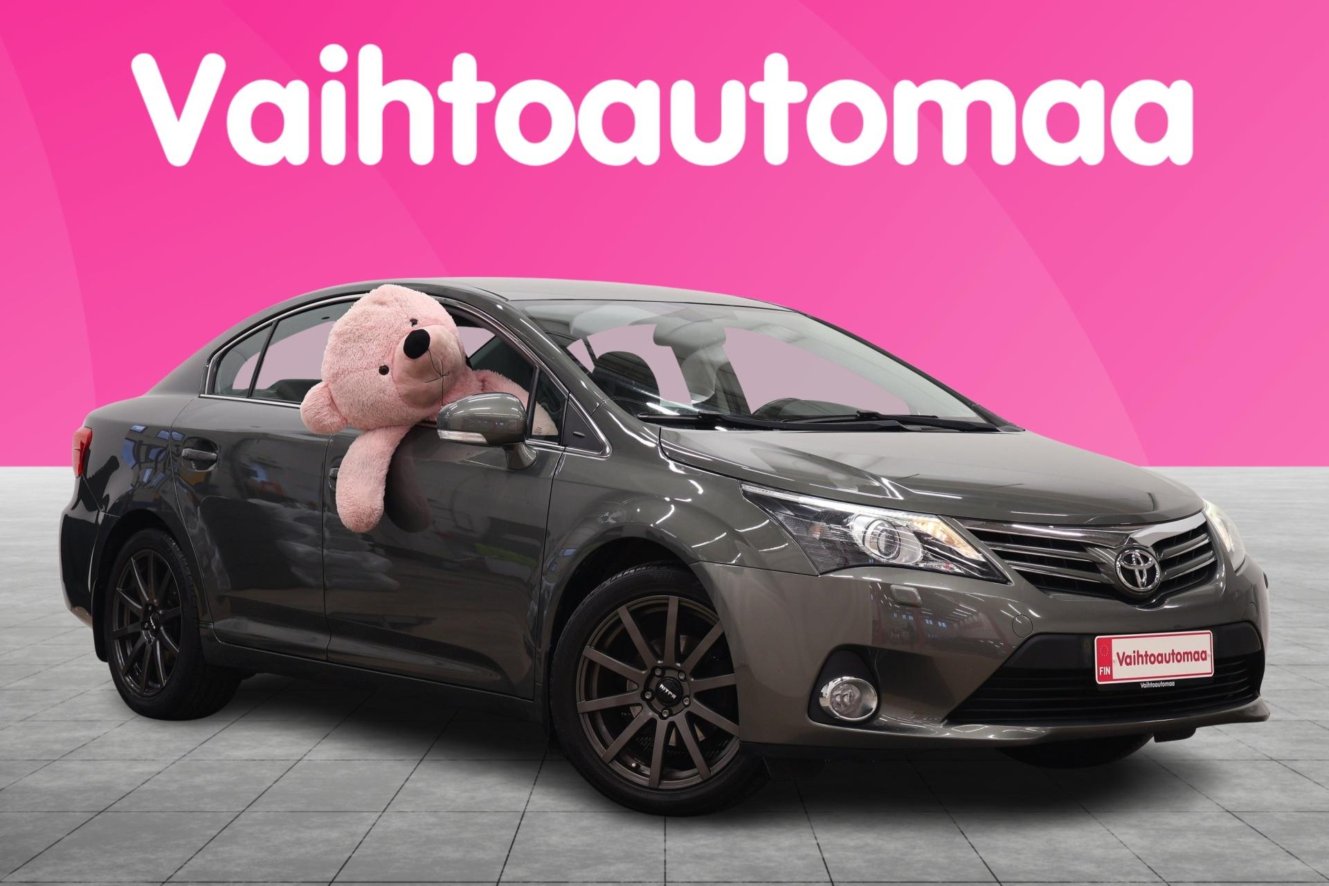 TOYOTA Avensis 2012