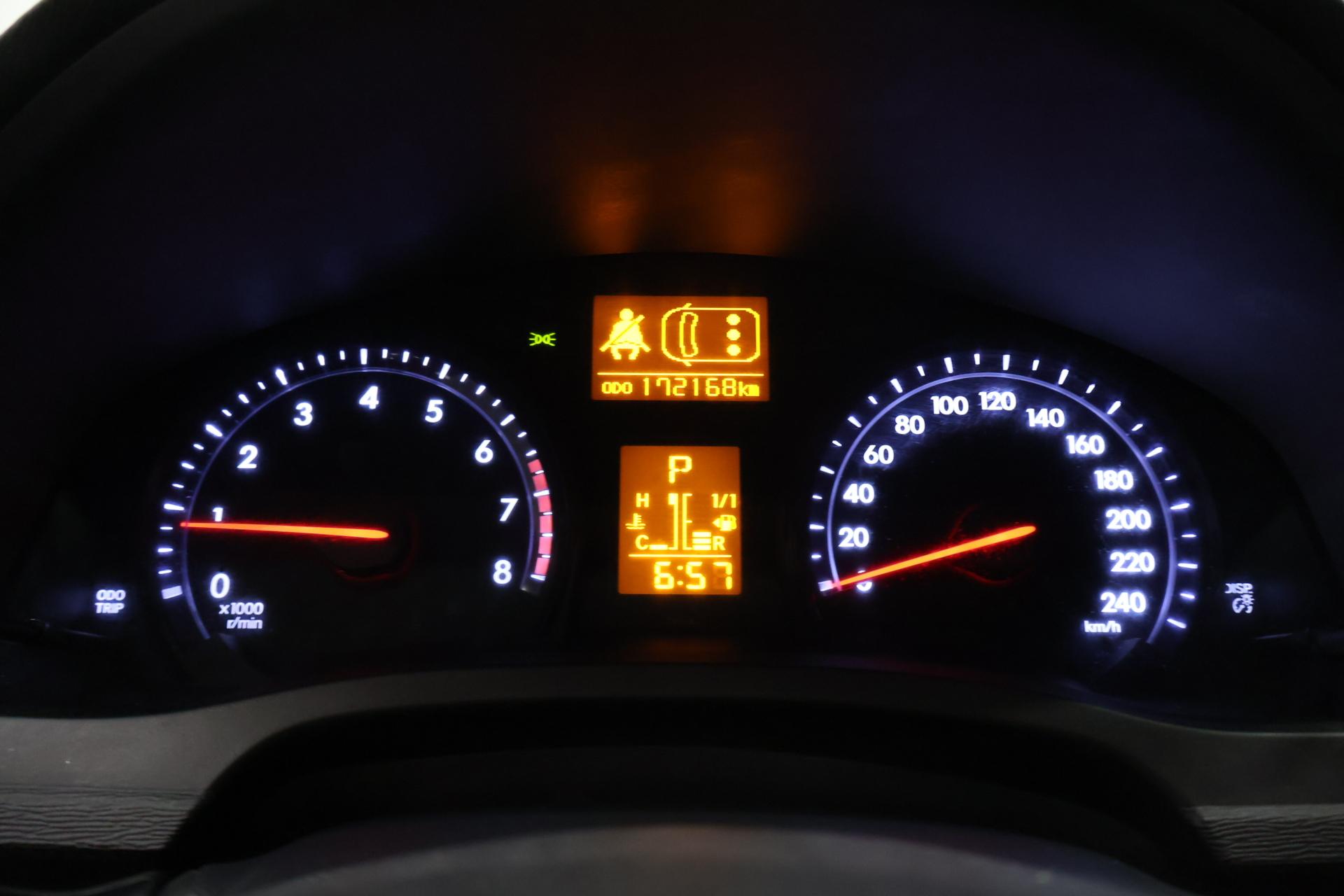TOYOTA Avensis 2012