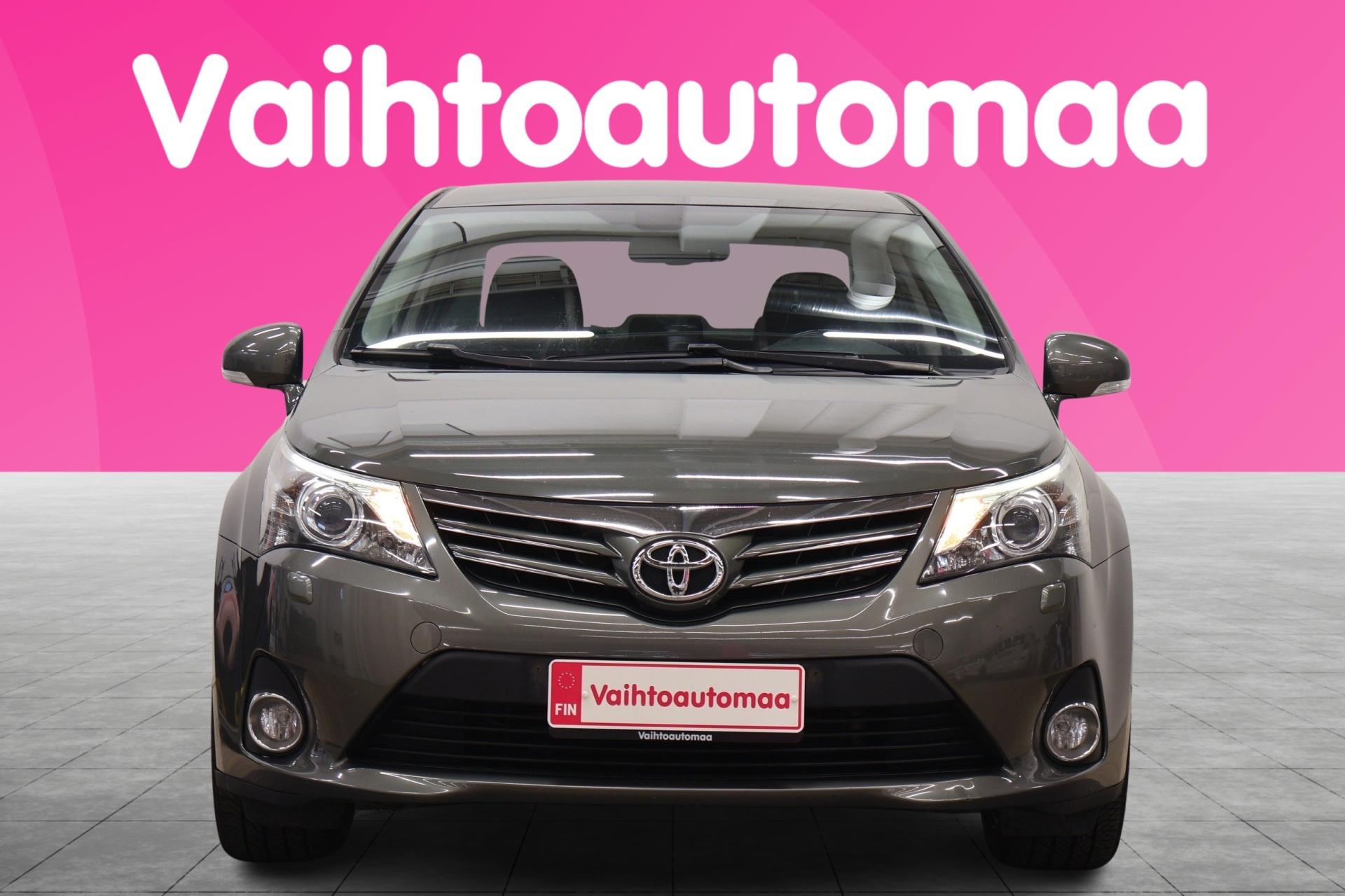 TOYOTA Avensis 2012