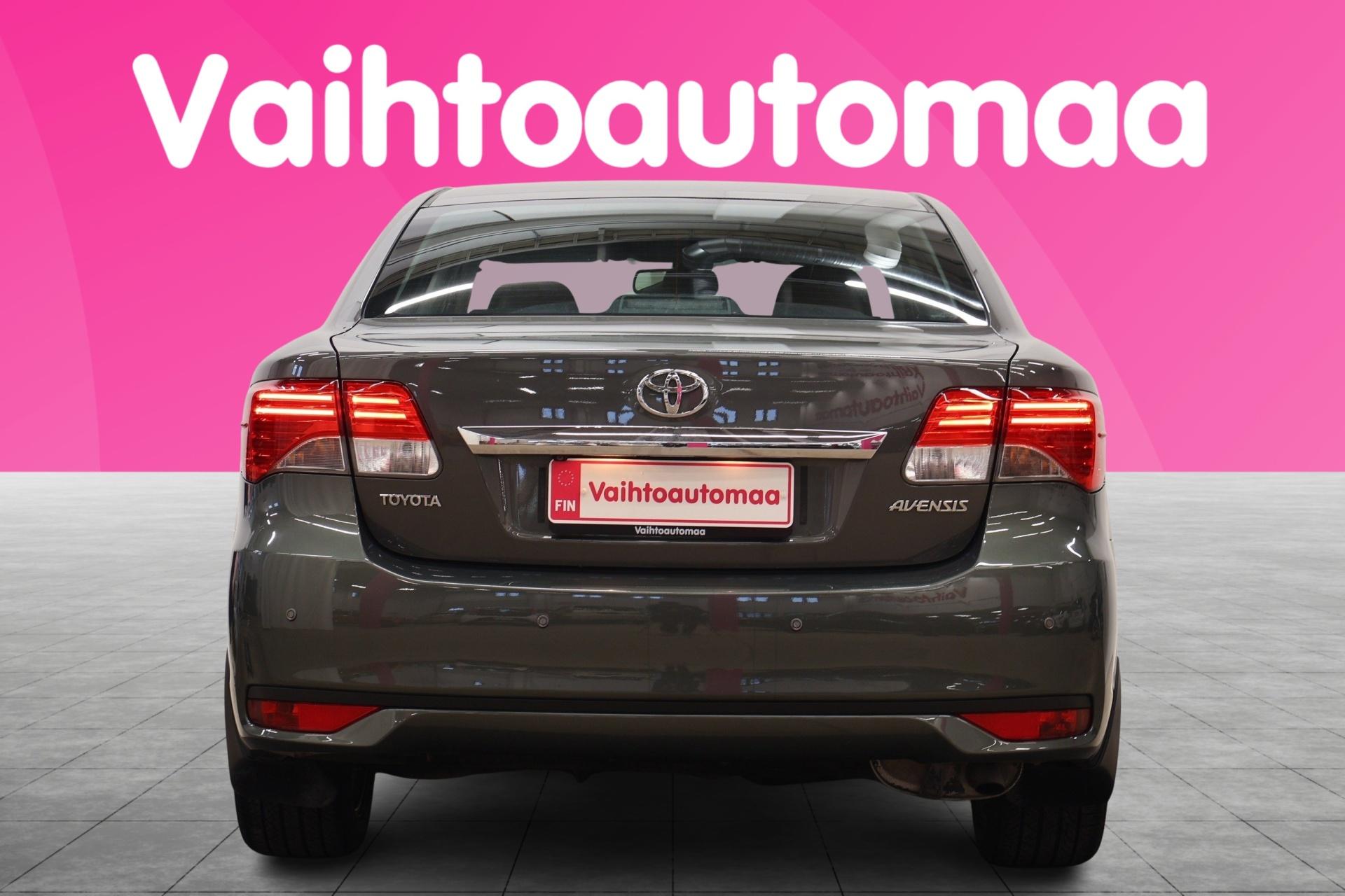 TOYOTA Avensis 2012