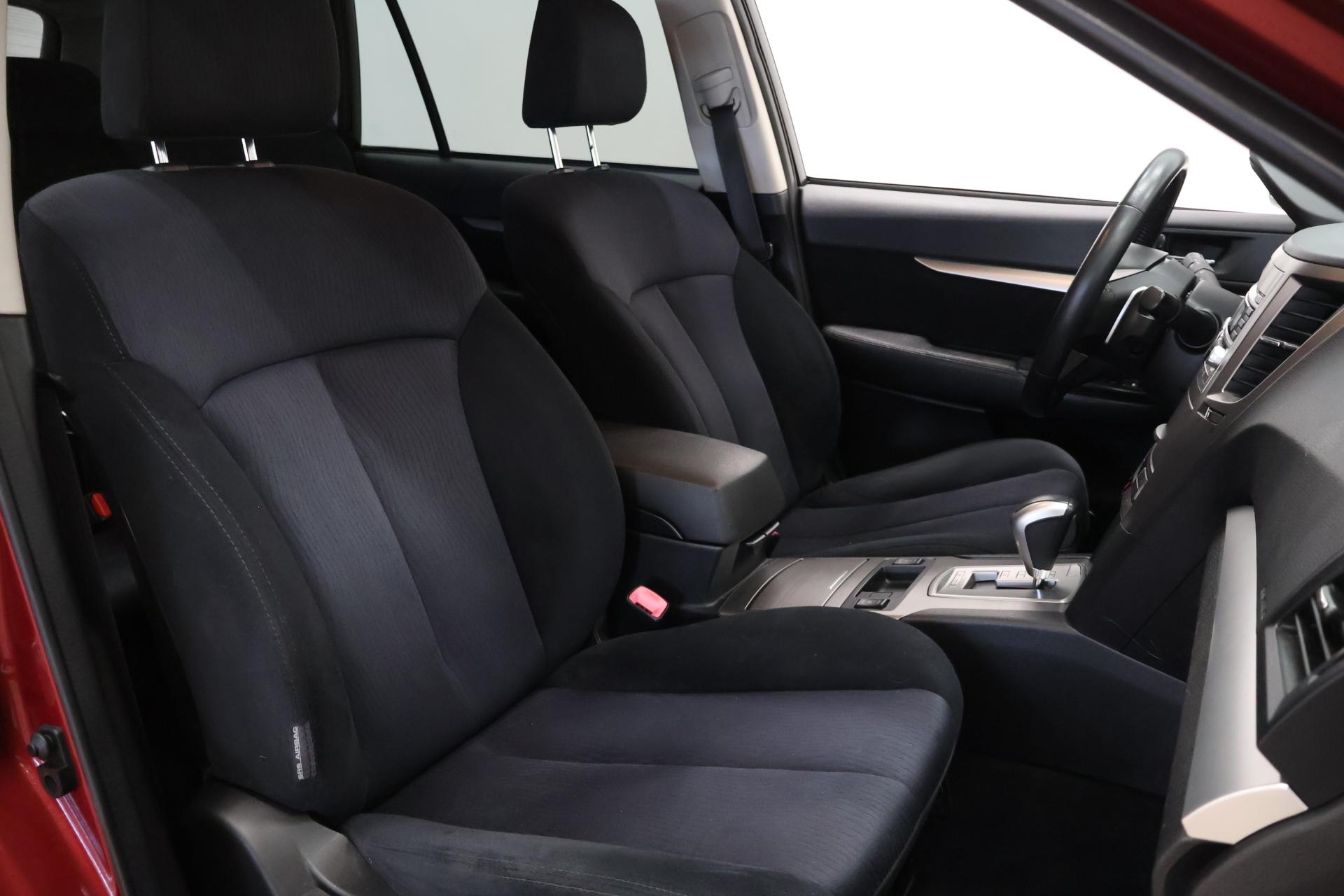 SUBARU Outback 2011