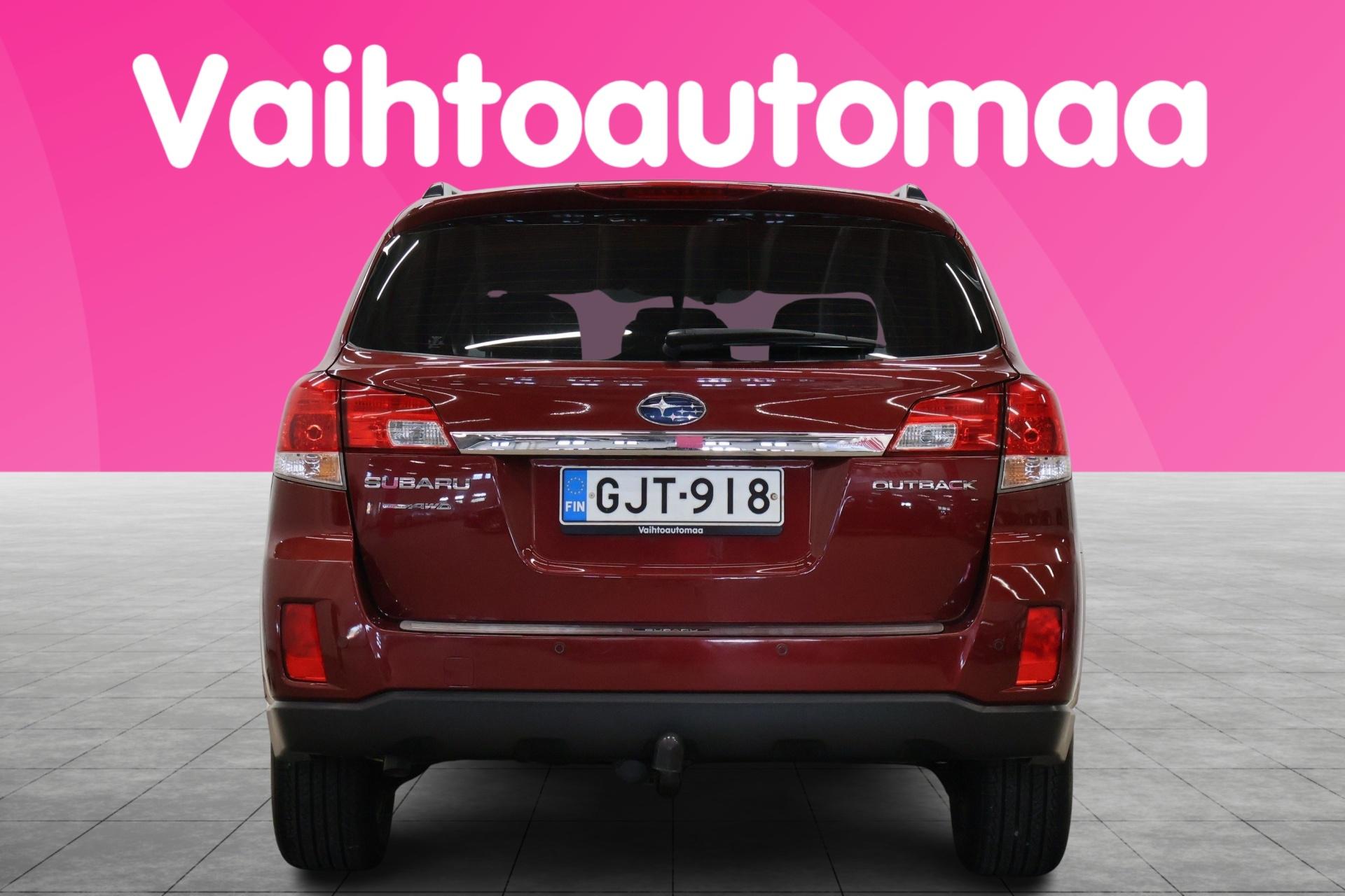 SUBARU Outback 2011