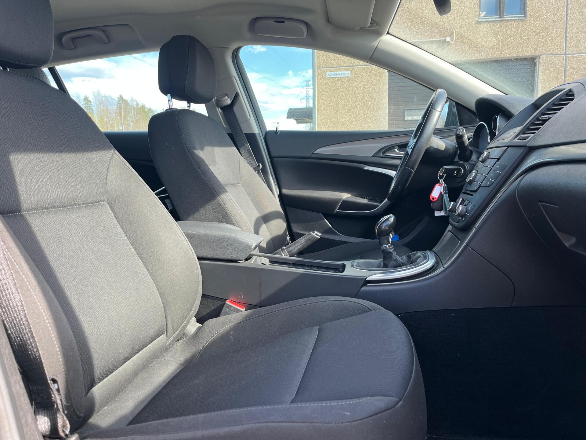 OPEL Insignia 2012