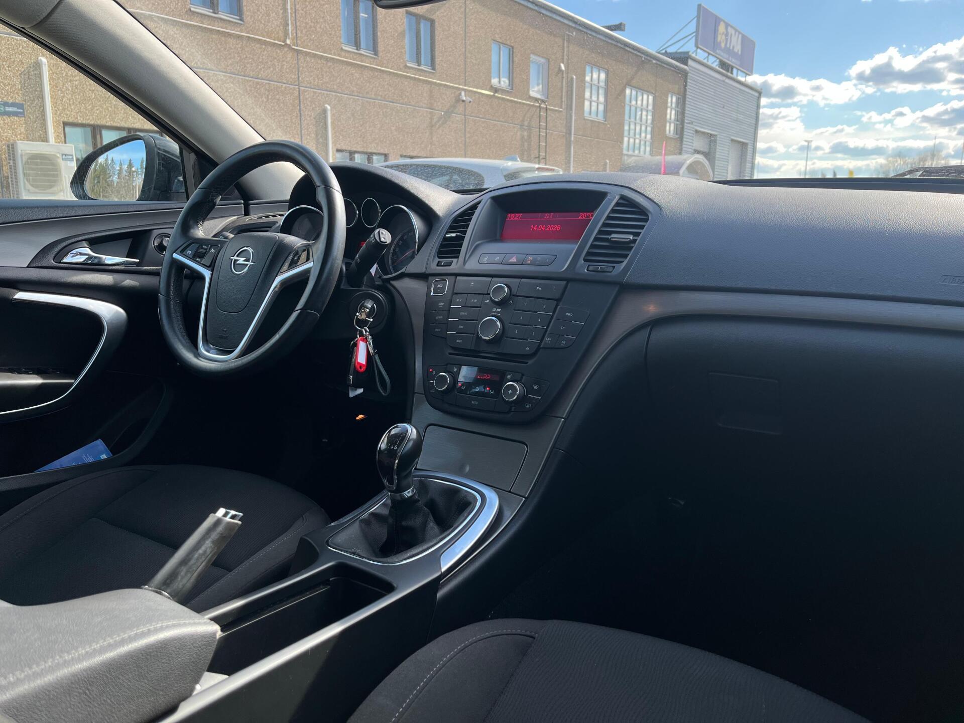 OPEL Insignia 2012