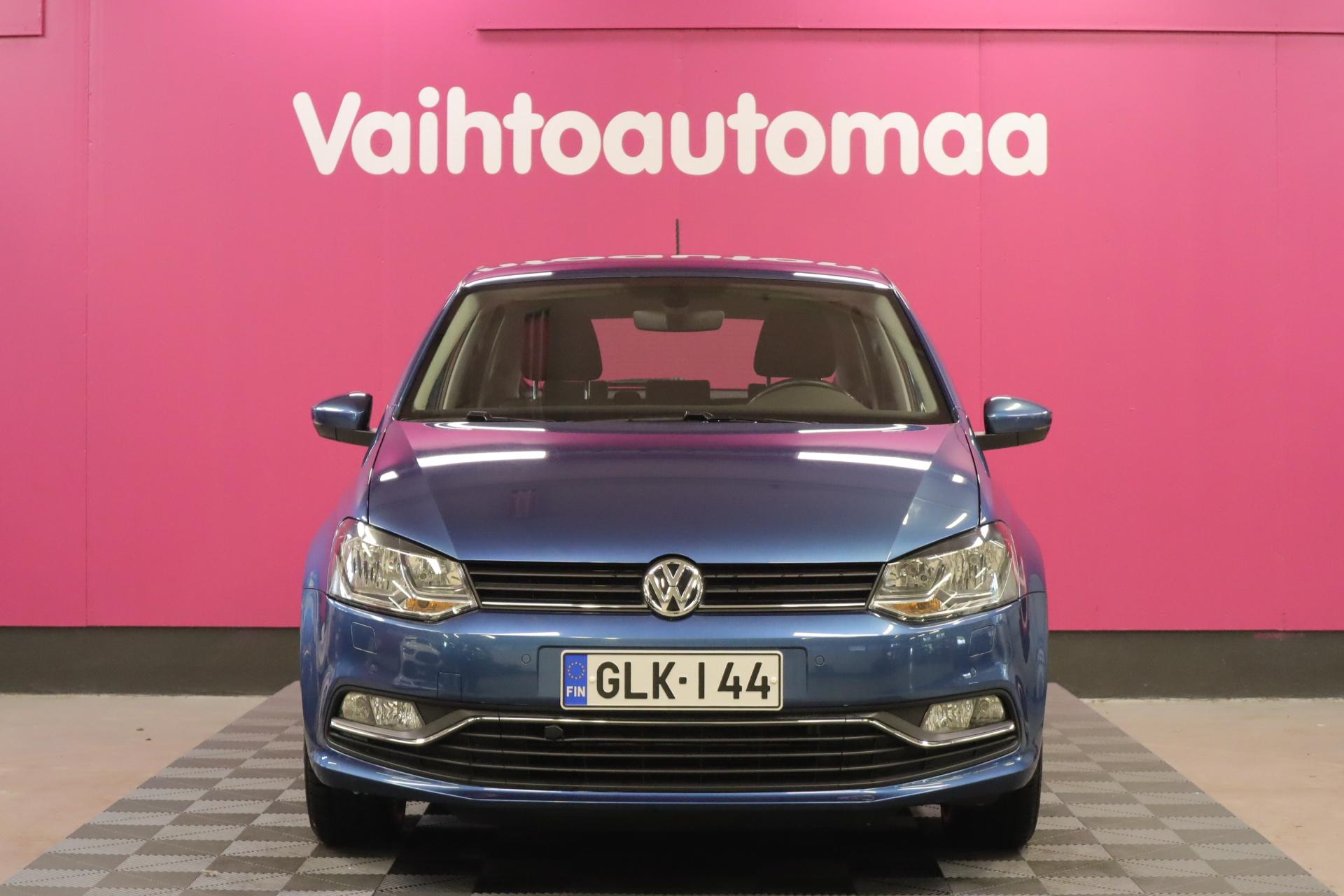 VOLKSWAGEN Polo 2015