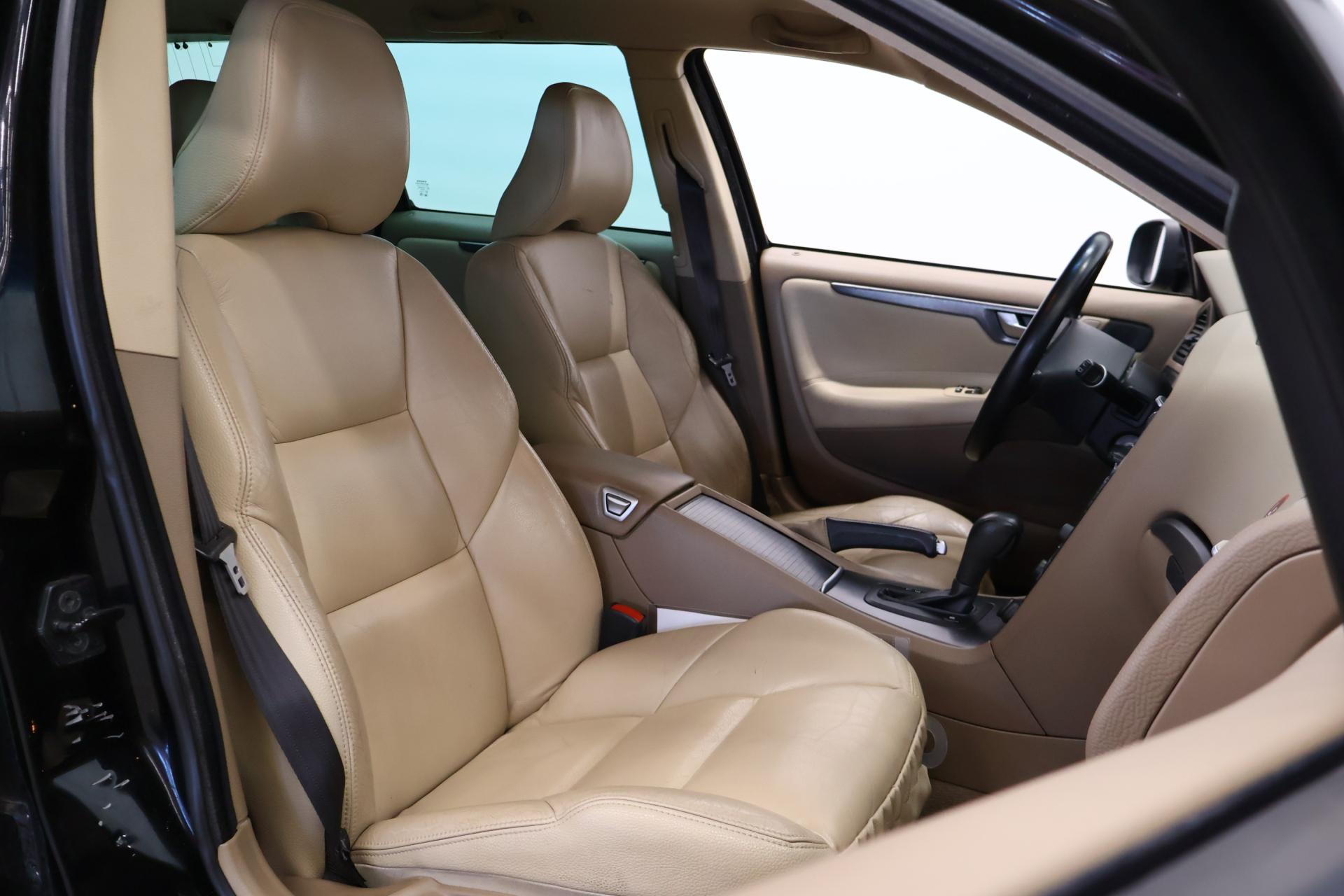 VOLVO V70 2008