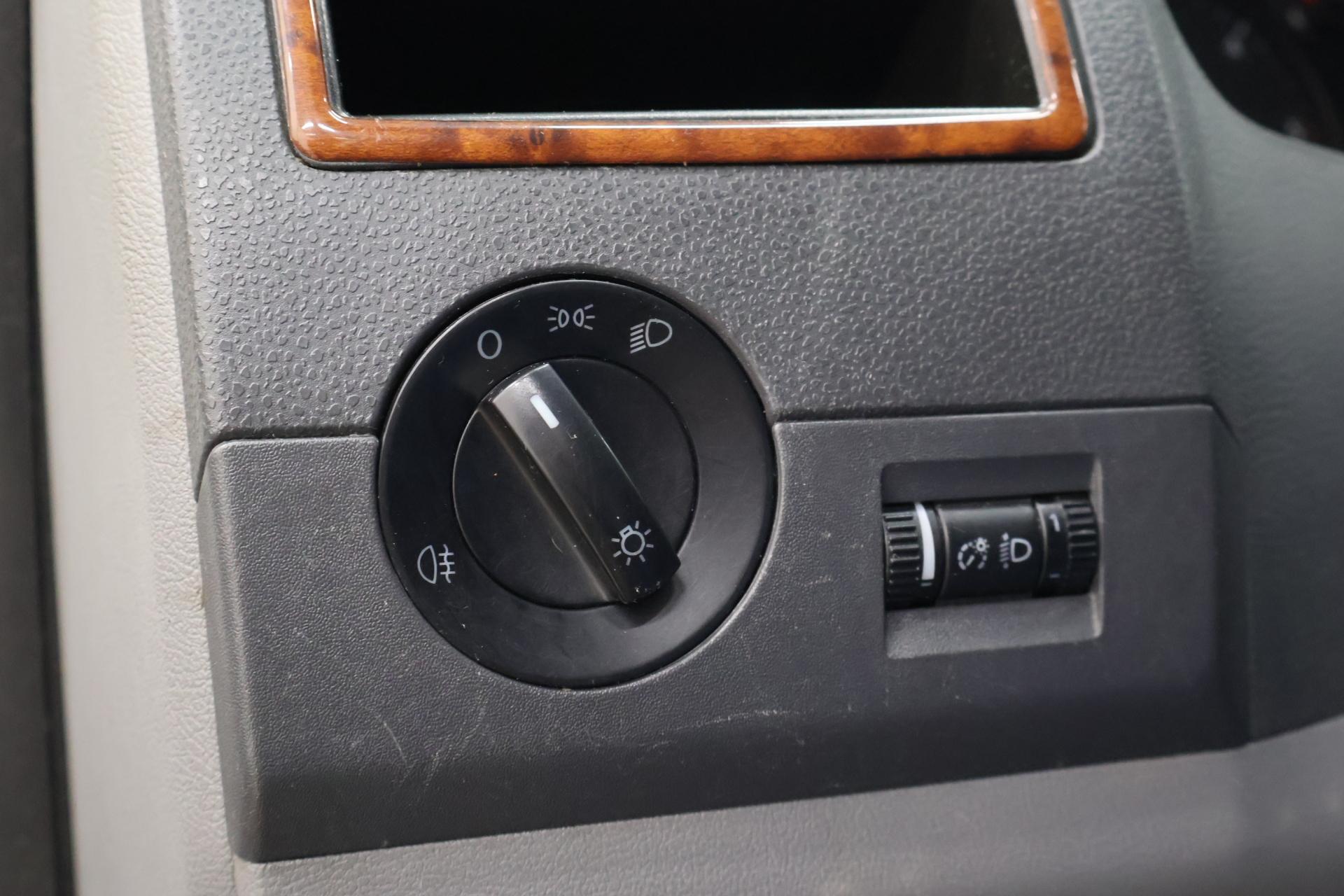 VOLKSWAGEN Transporter 2009