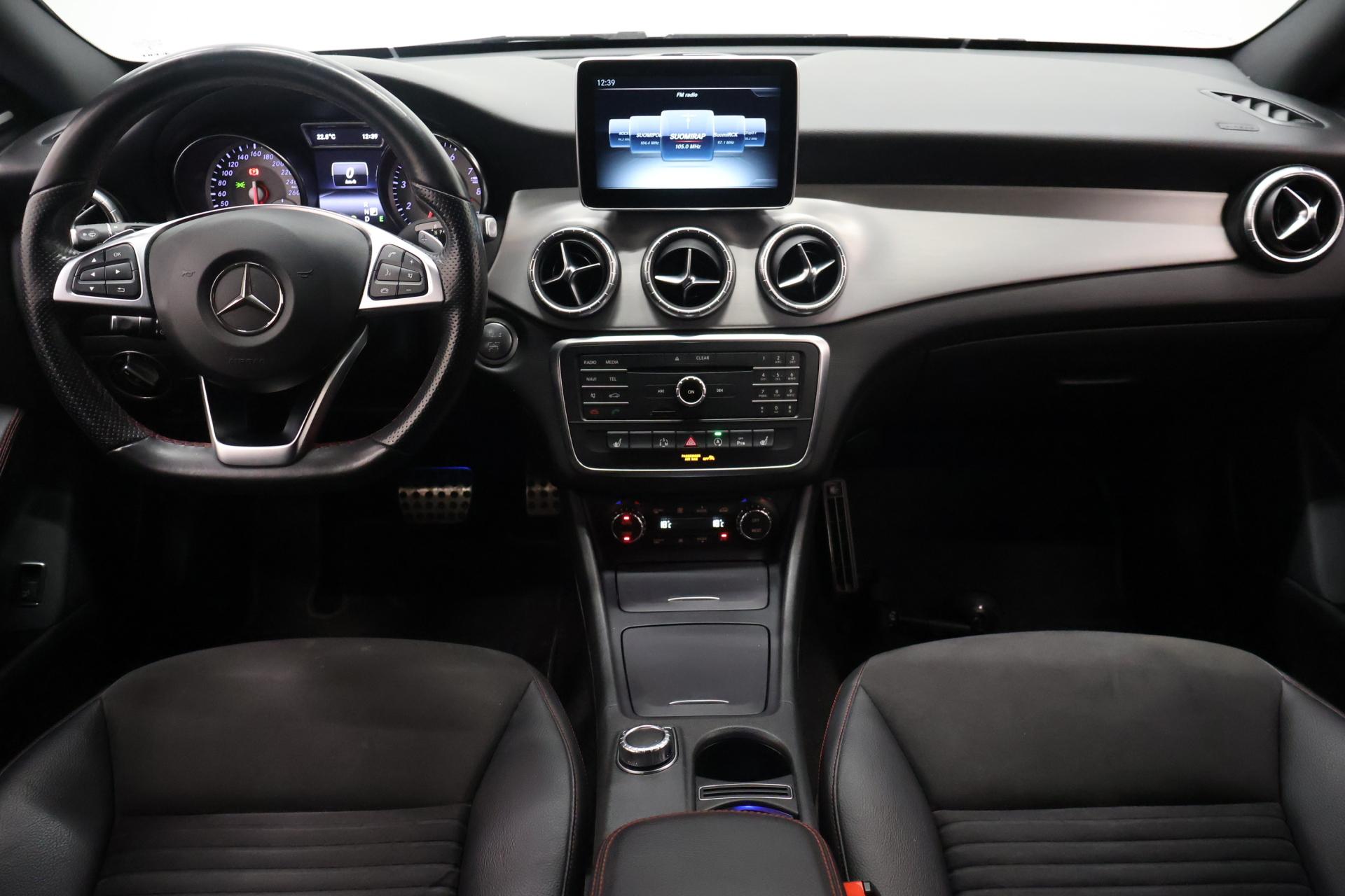 MERCEDES-BENZ CLA 2015
