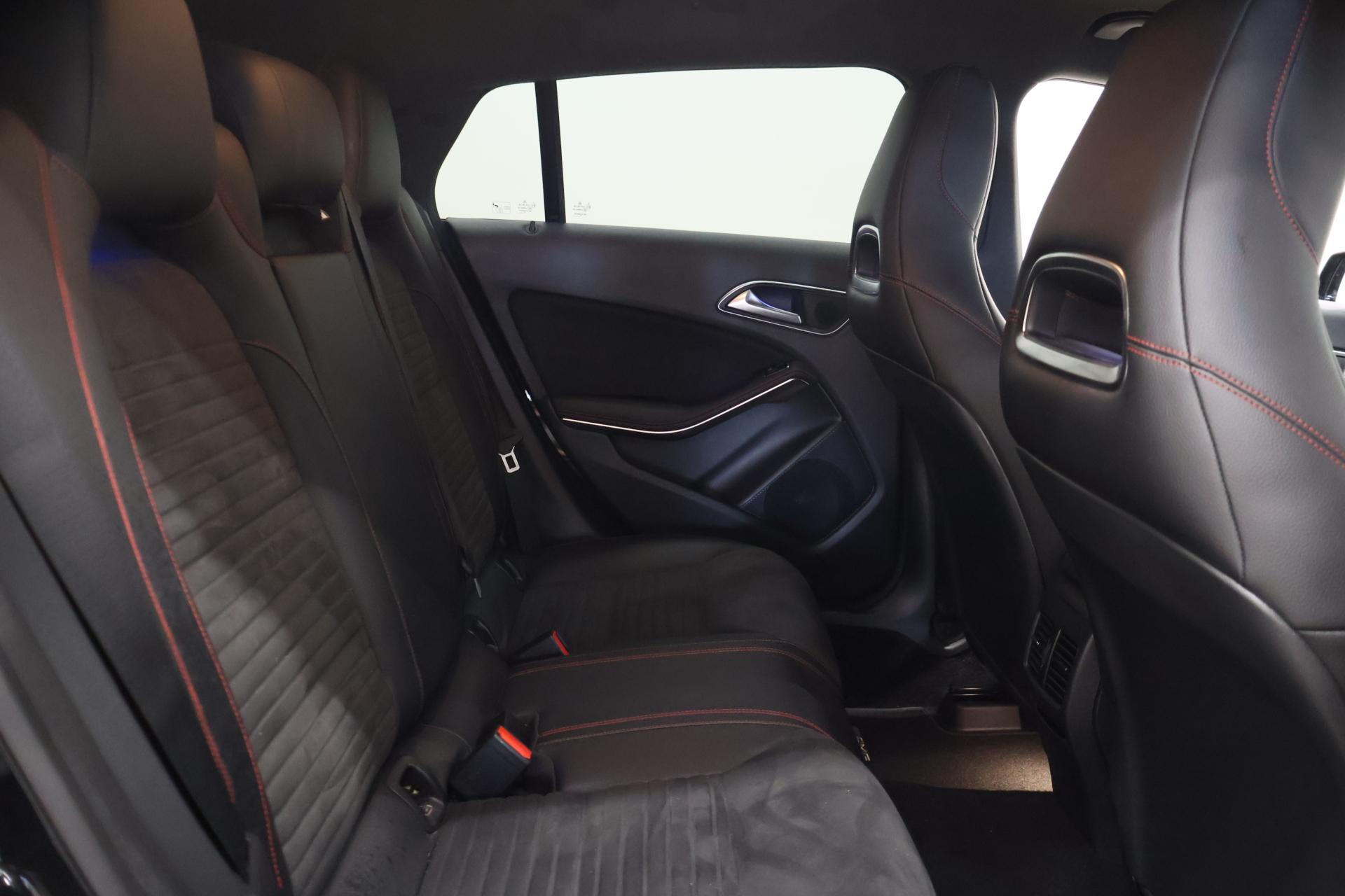 MERCEDES-BENZ CLA 2015
