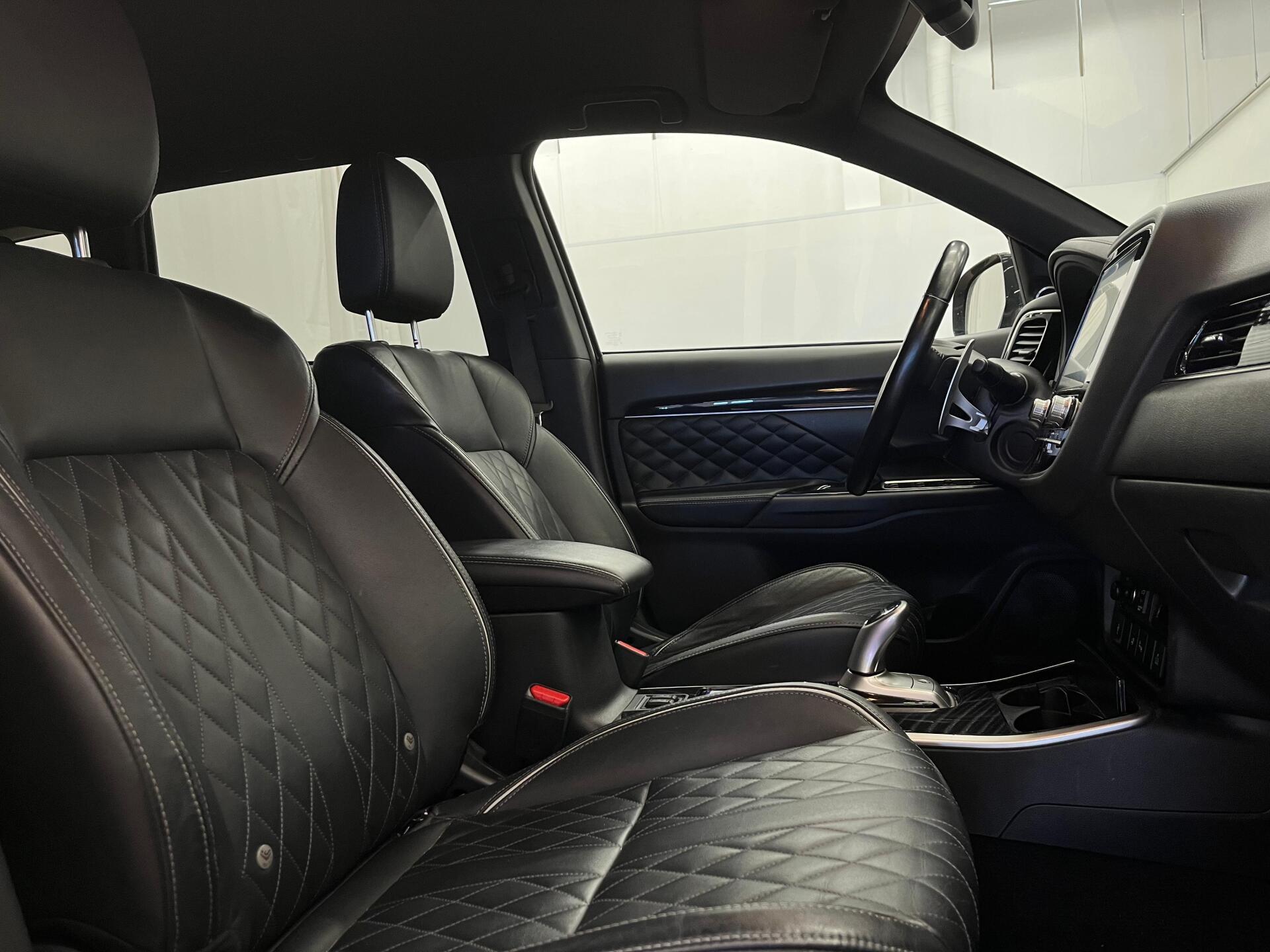 MITSUBISHI Outlander PHEV 2021