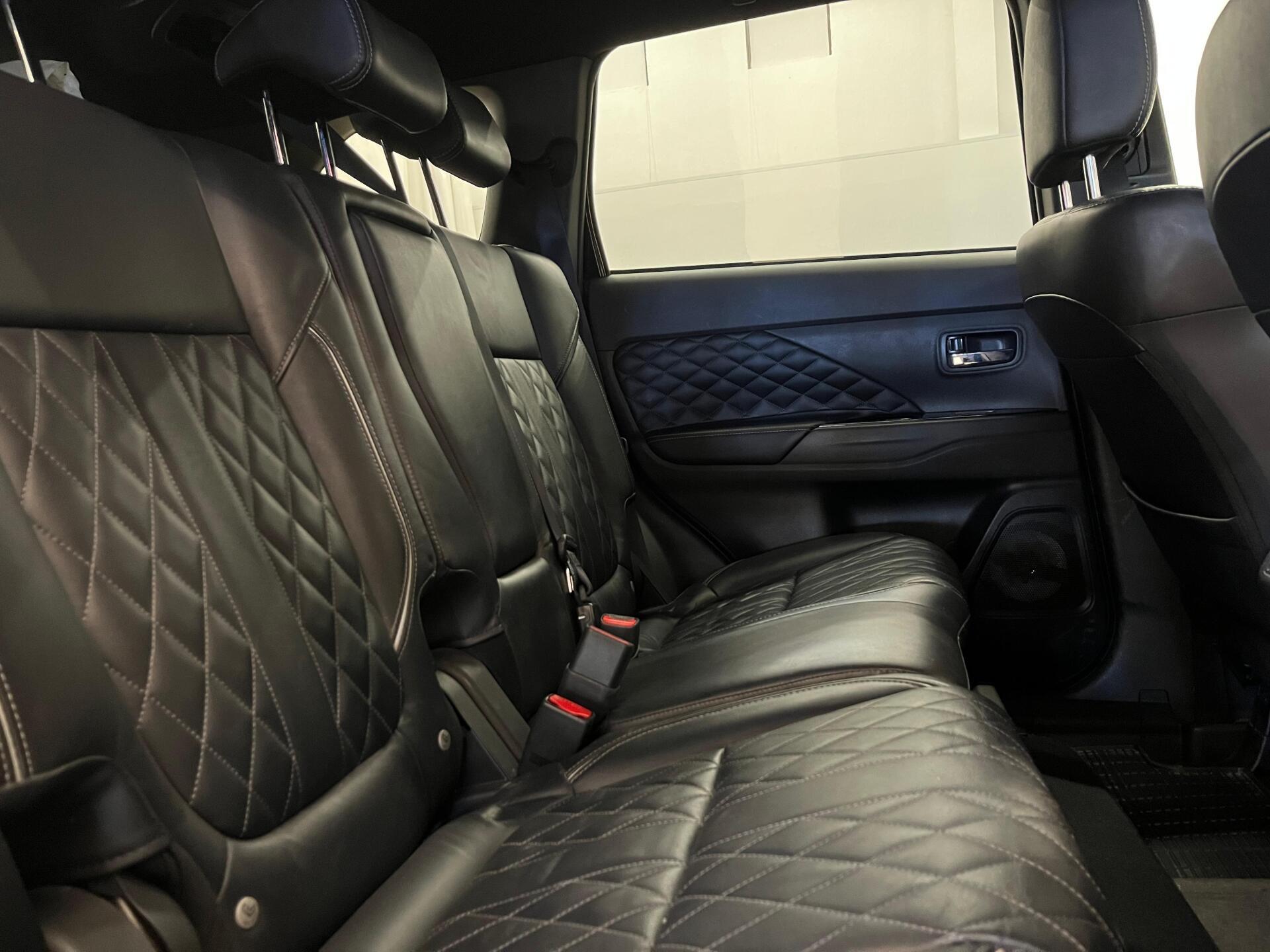 MITSUBISHI Outlander PHEV 2021