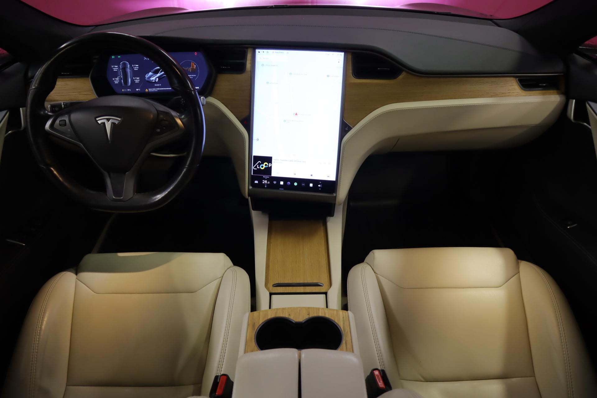 TESLA Model S 2019