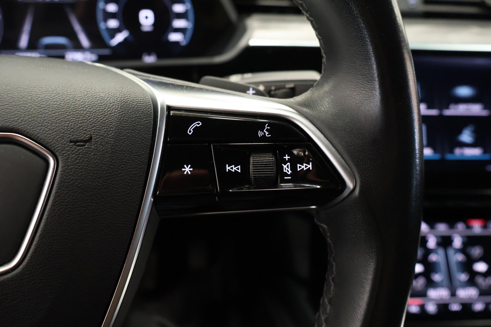 AUDI Q8 e-tron 14