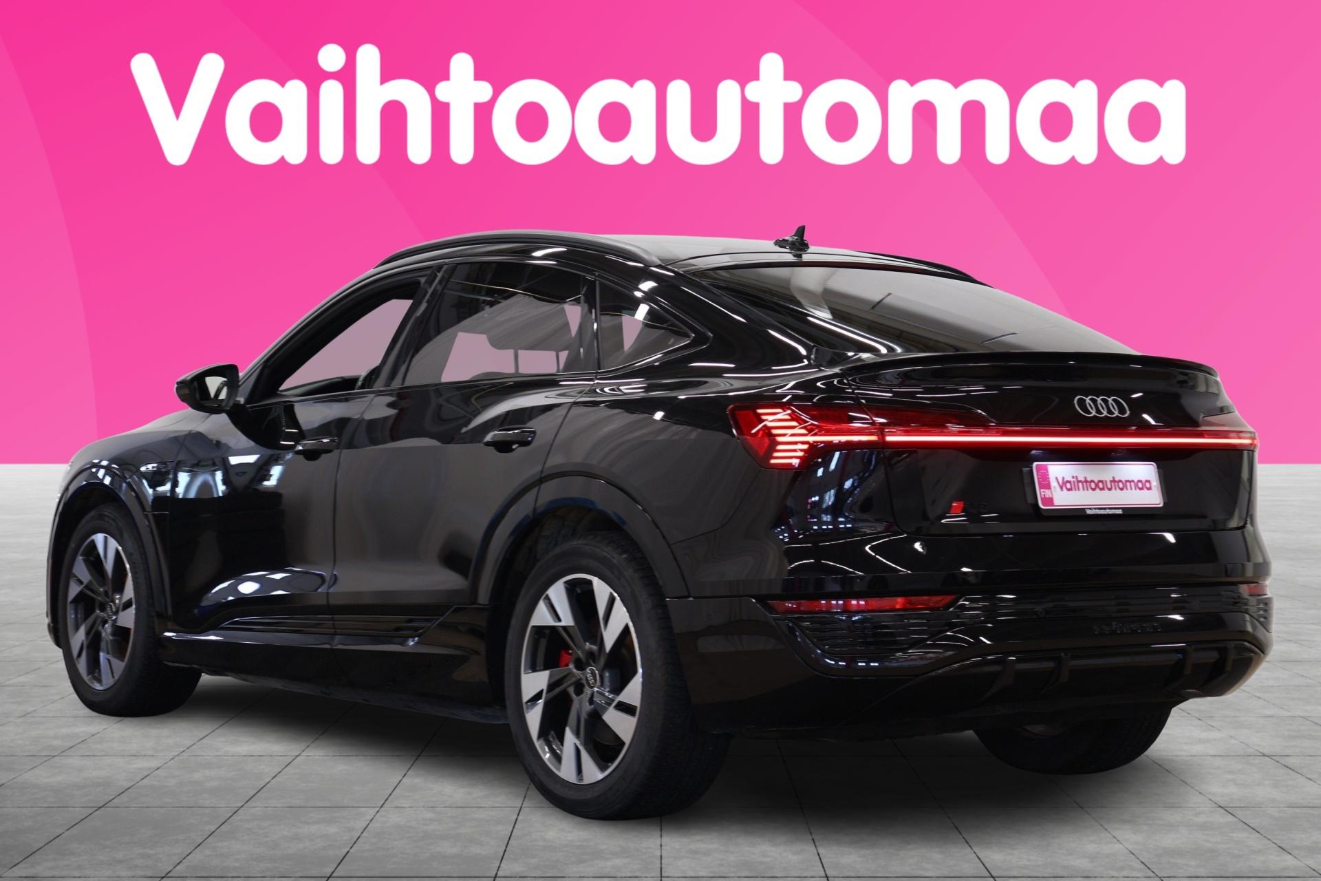 AUDI Q8 e-tron 4