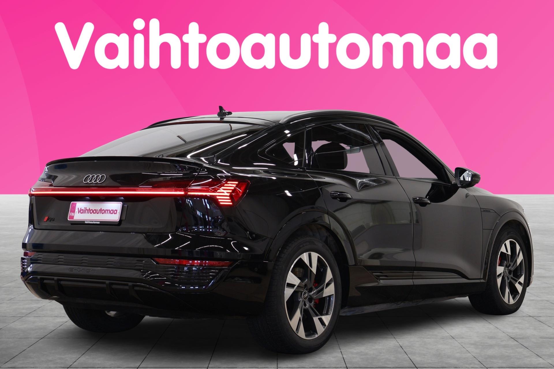 AUDI Q8 e-tron 6