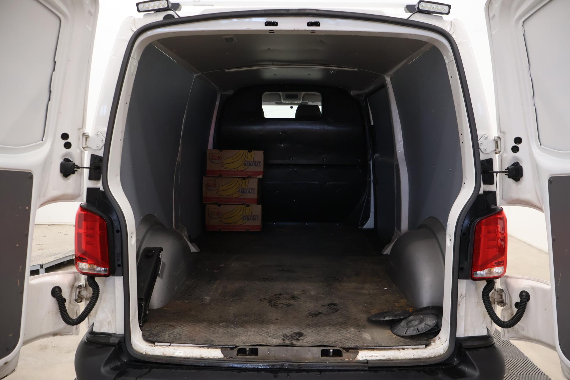 VOLKSWAGEN Transporter 2021