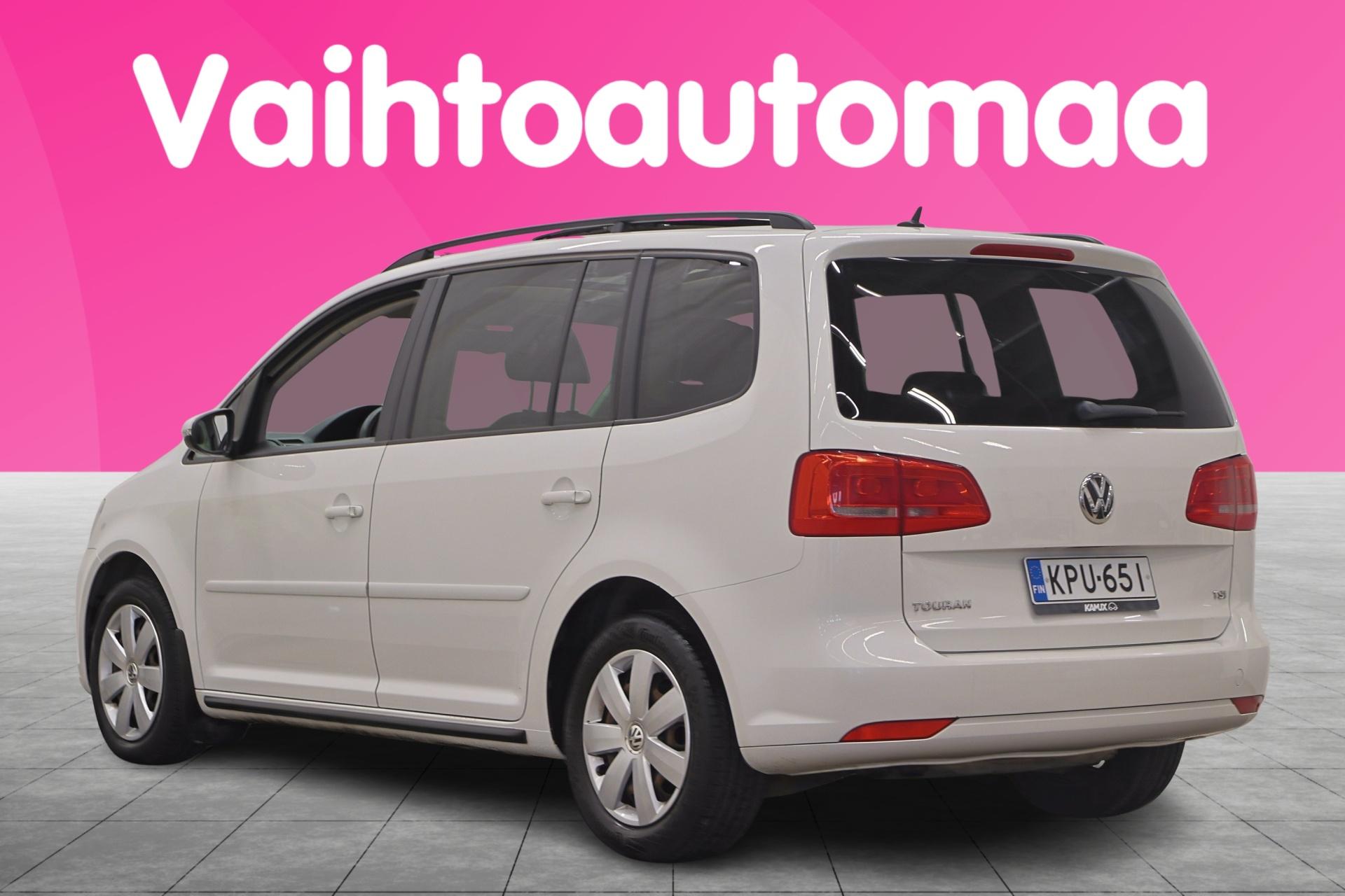 VOLKSWAGEN Touran 2012