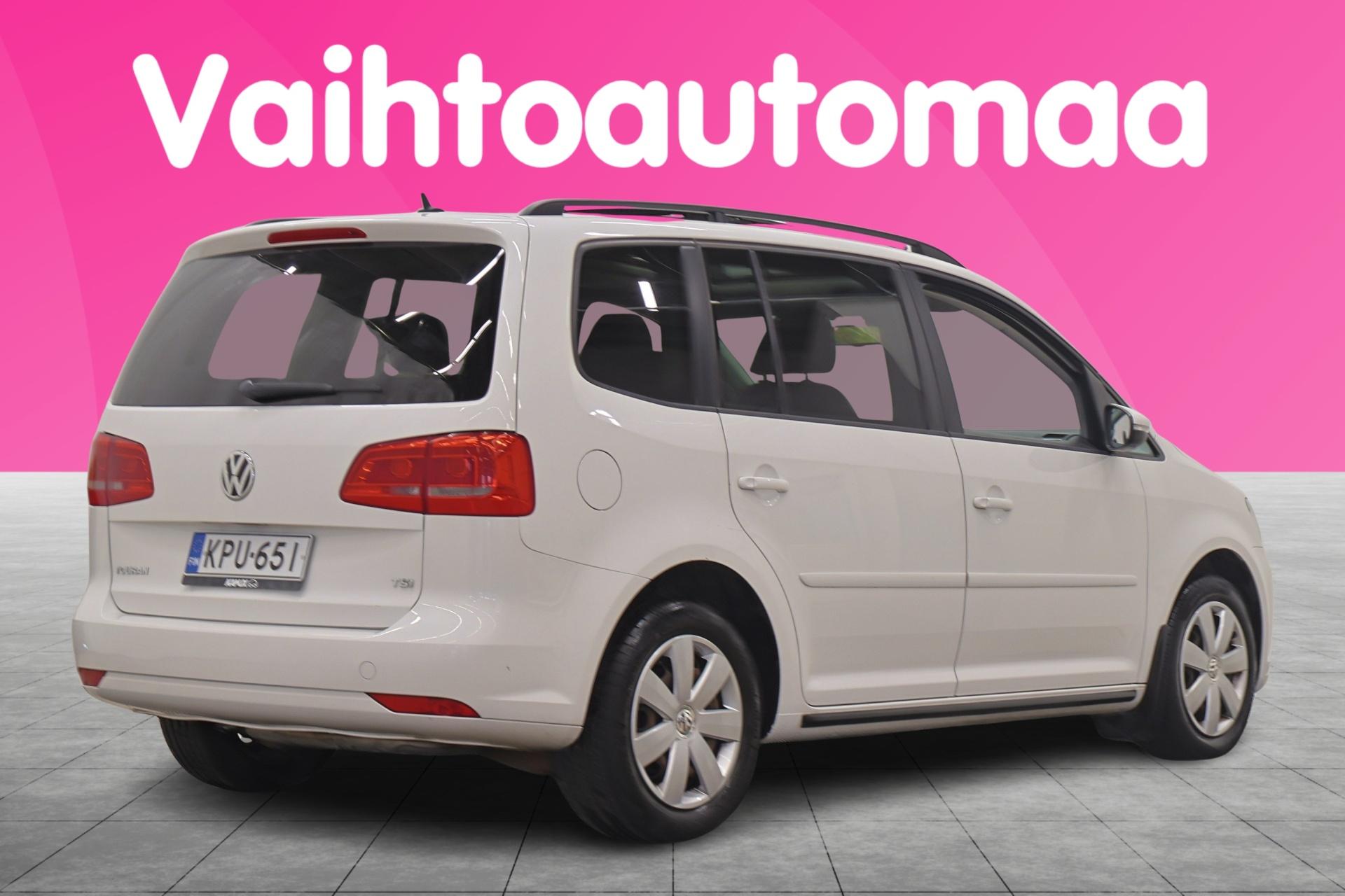 VOLKSWAGEN Touran 2012