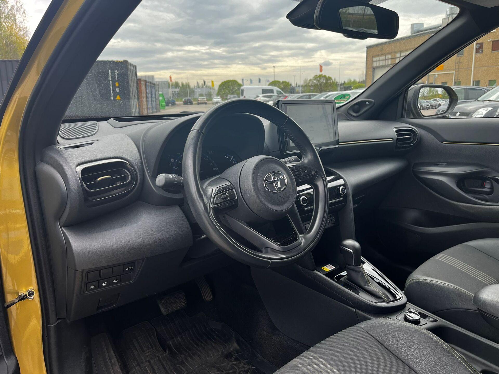 TOYOTA Yaris Cross 2021