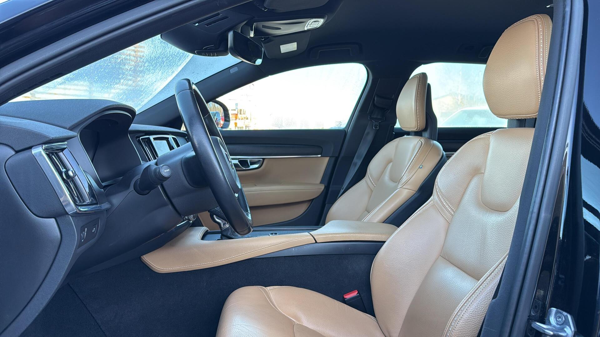 VOLVO V90 Cross Country 2017