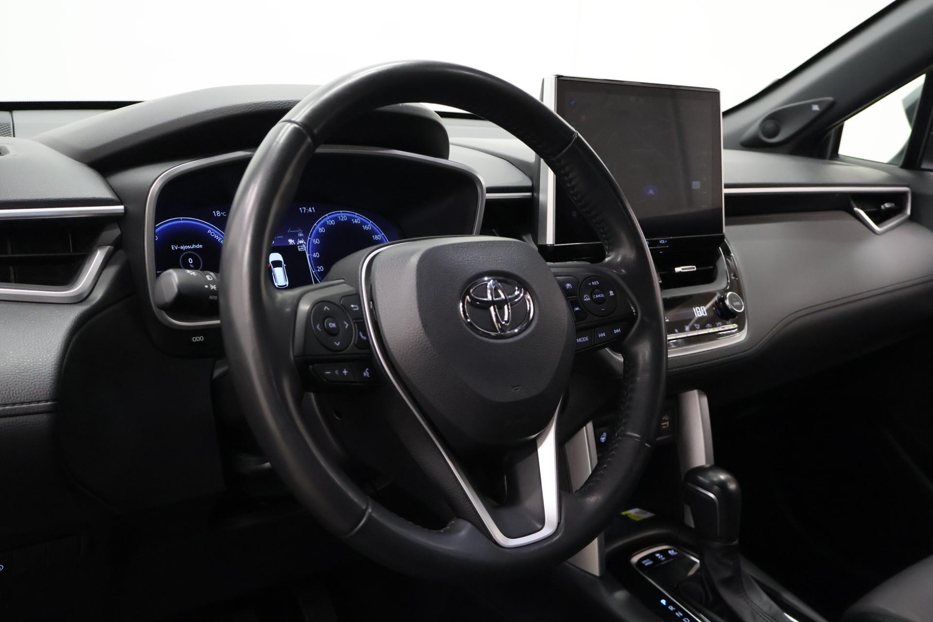 TOYOTA Corolla Cross 11