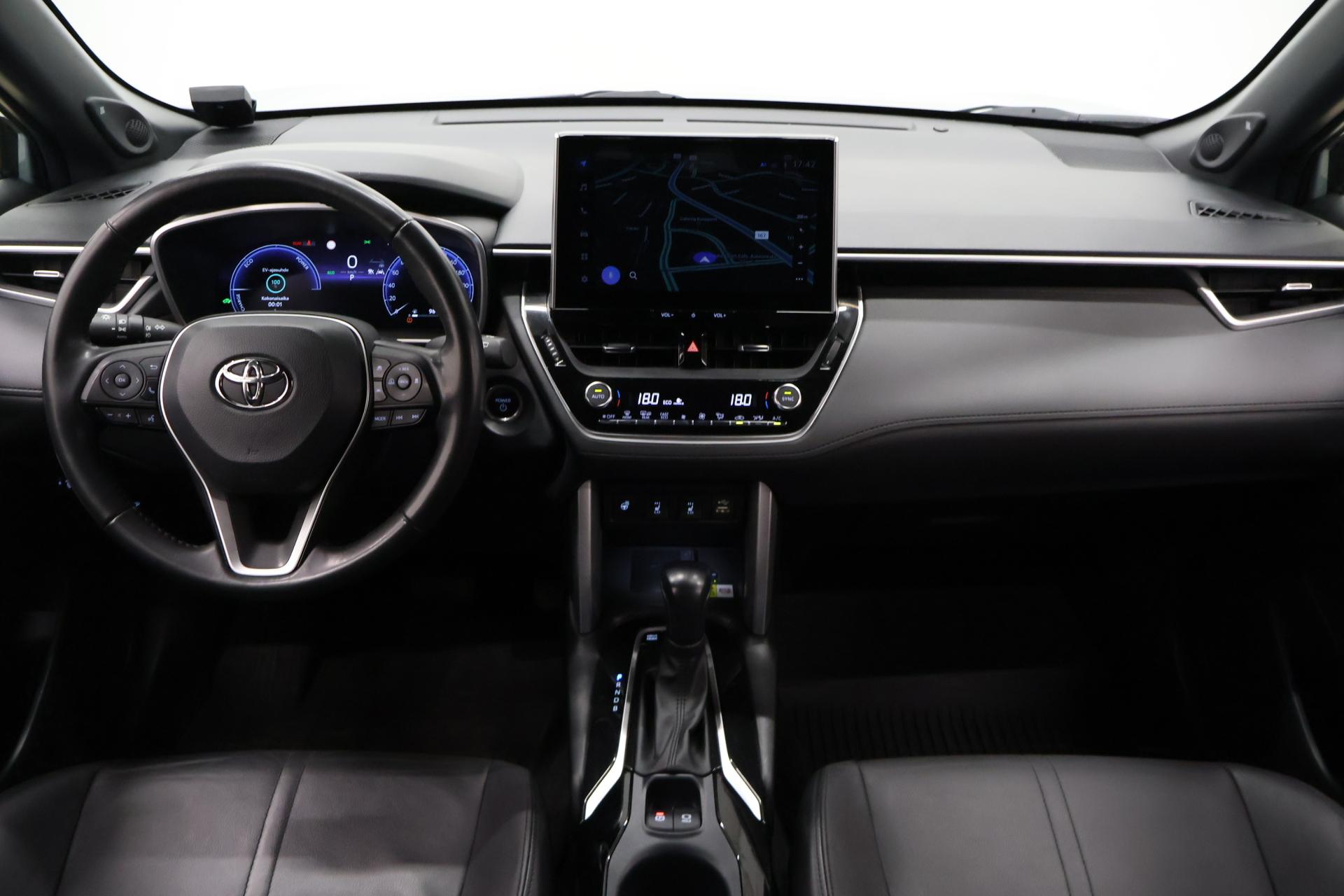 TOYOTA Corolla Cross 13