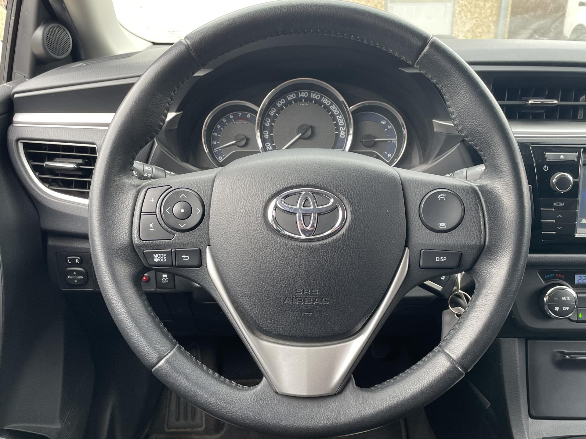 TOYOTA Corolla 2013