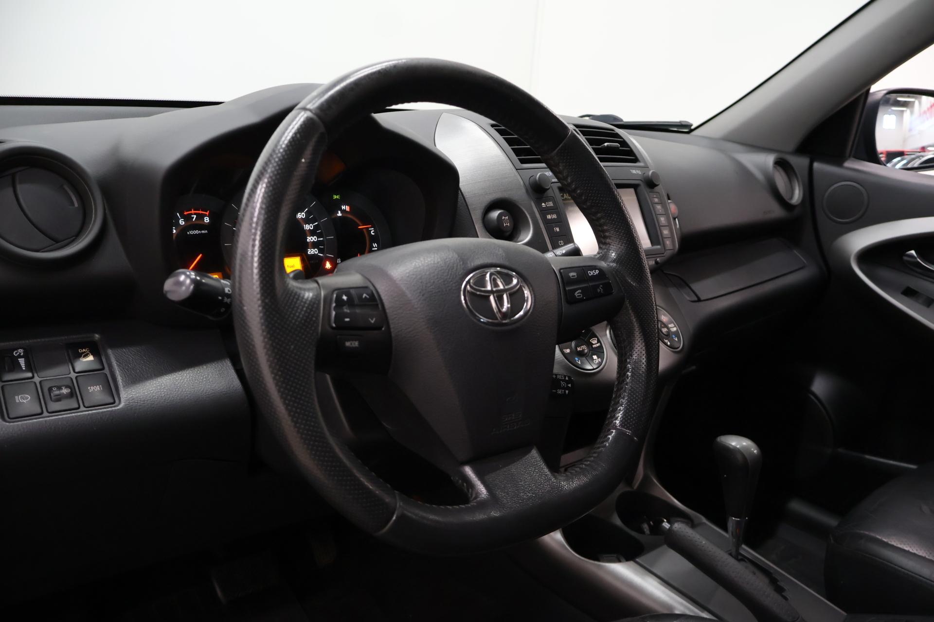 TOYOTA RAV4 11