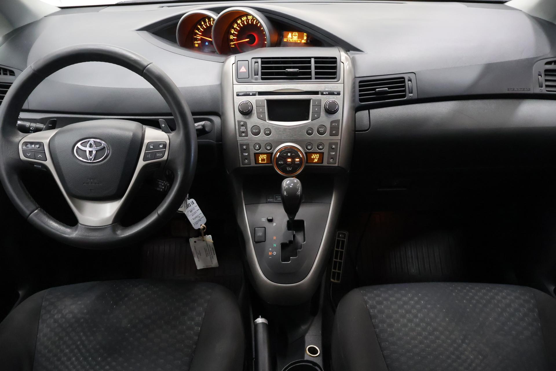 TOYOTA Verso 2009