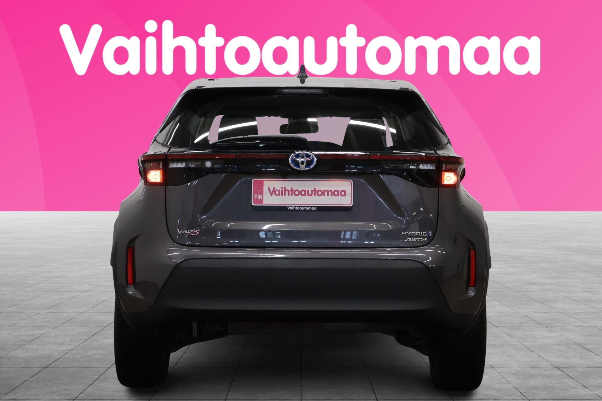 TOYOTA Yaris Cross 6