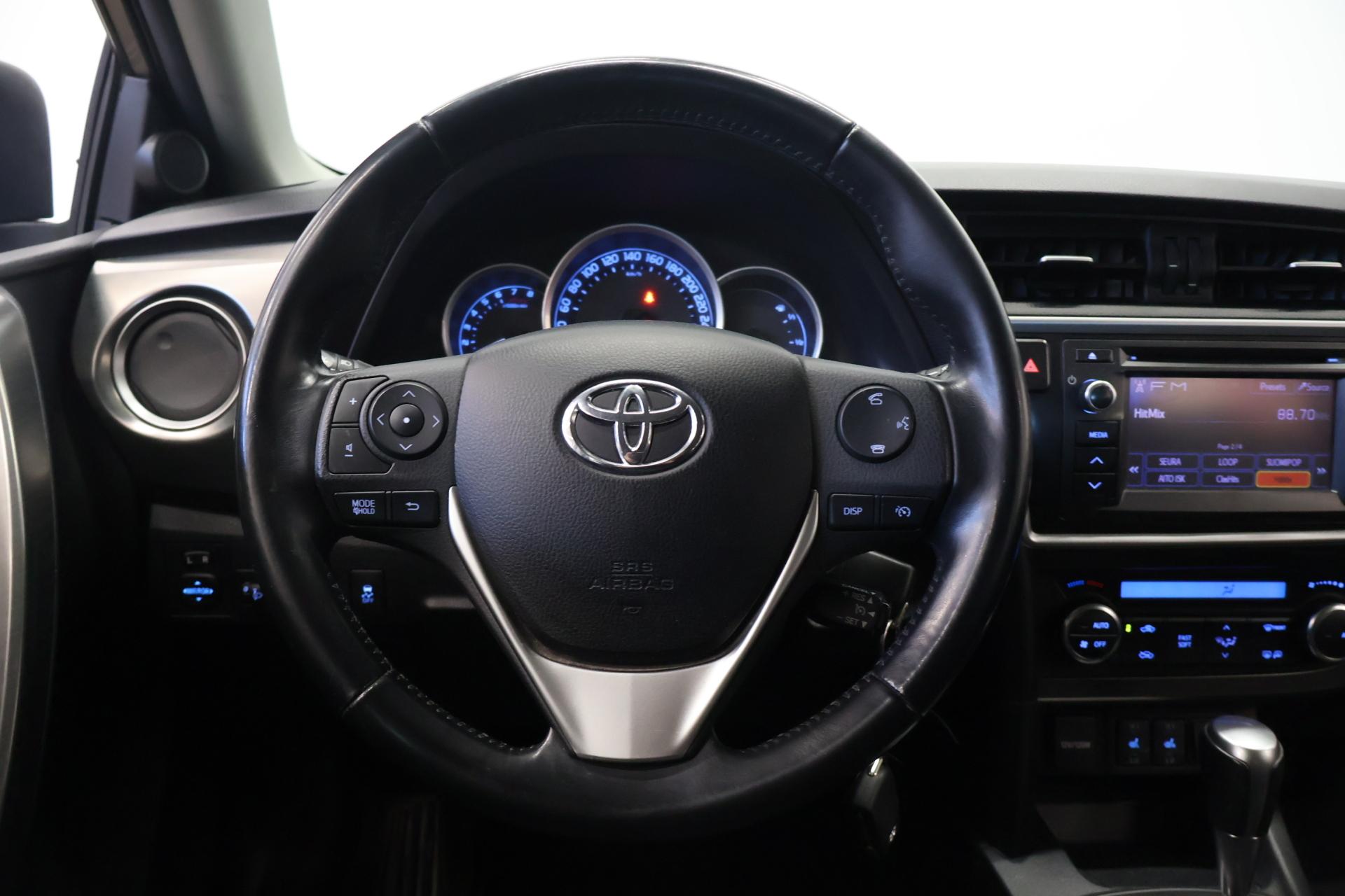 TOYOTA Auris 2013