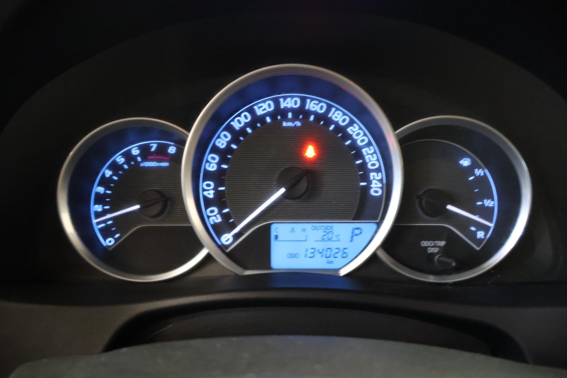 TOYOTA Auris 2013