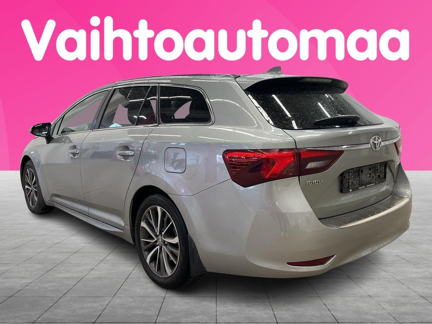 TOYOTA Avensis 2015