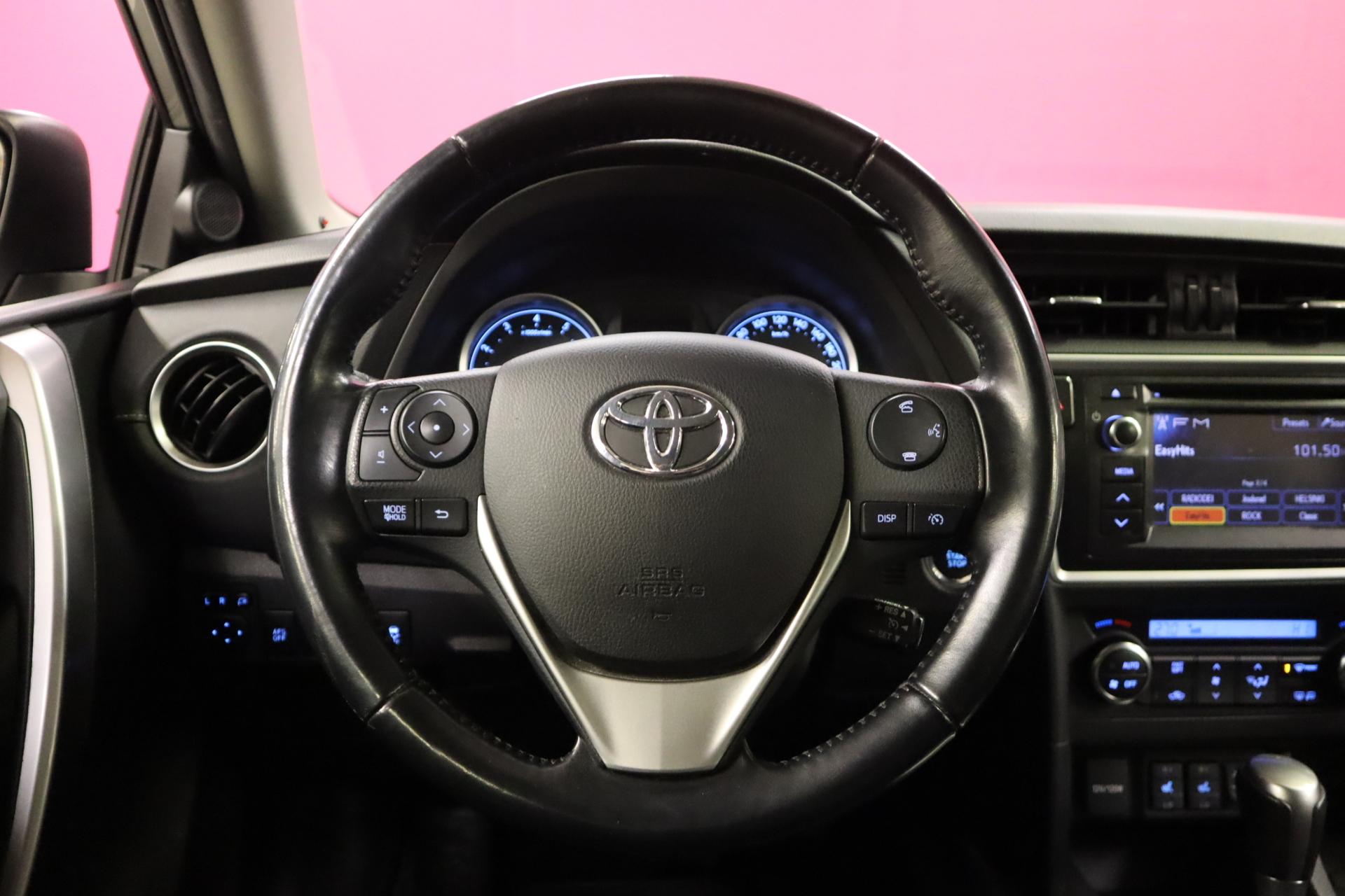 TOYOTA Auris 2013