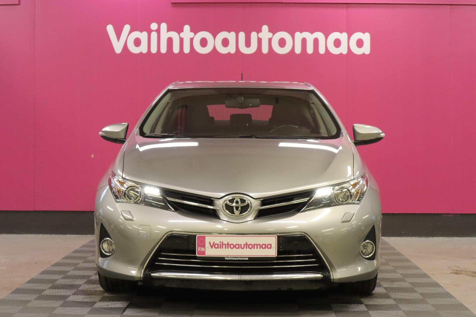 TOYOTA Auris 2013