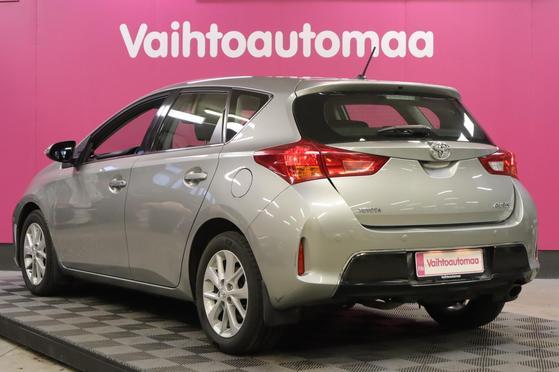 TOYOTA Auris 2013