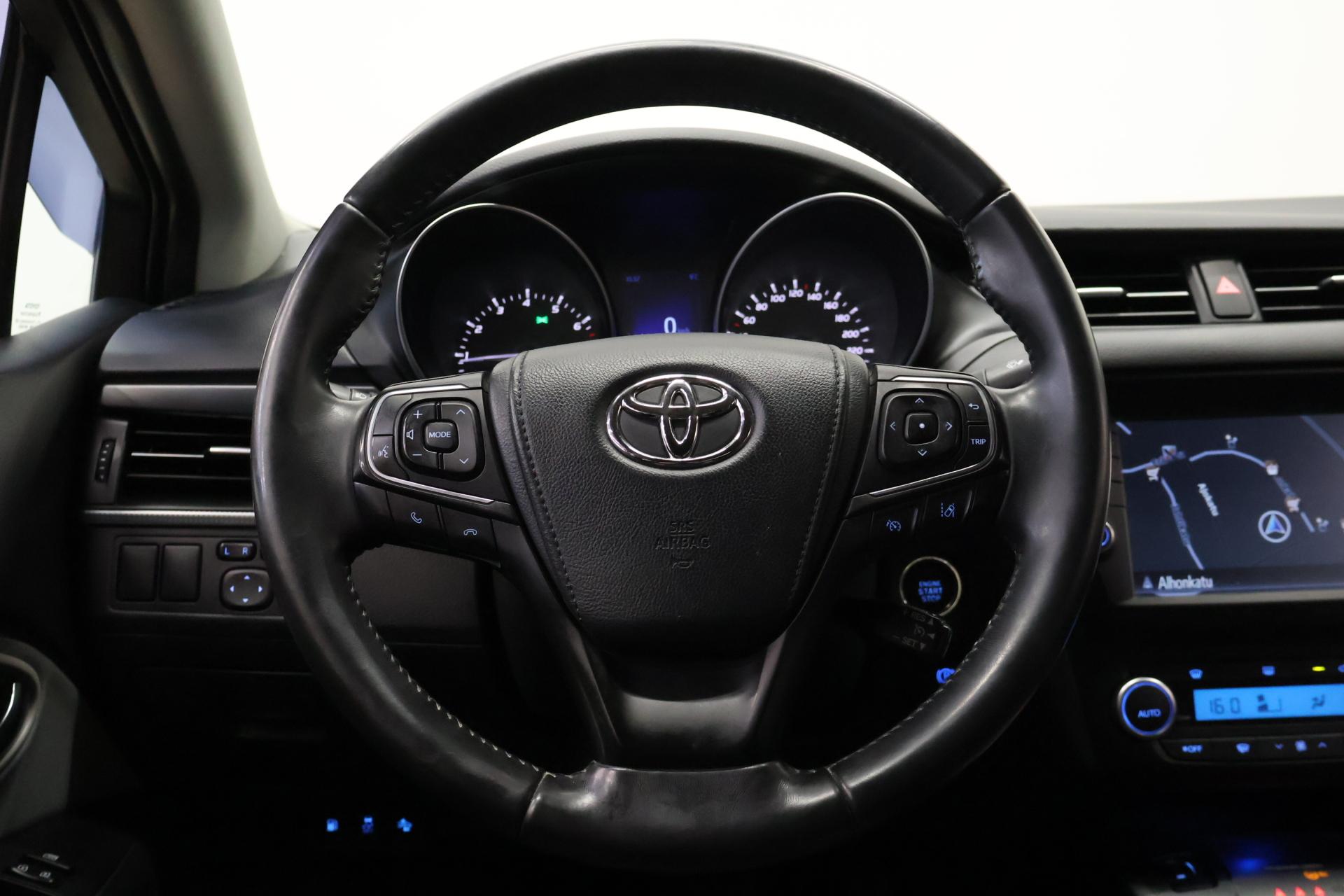 TOYOTA Avensis 2016