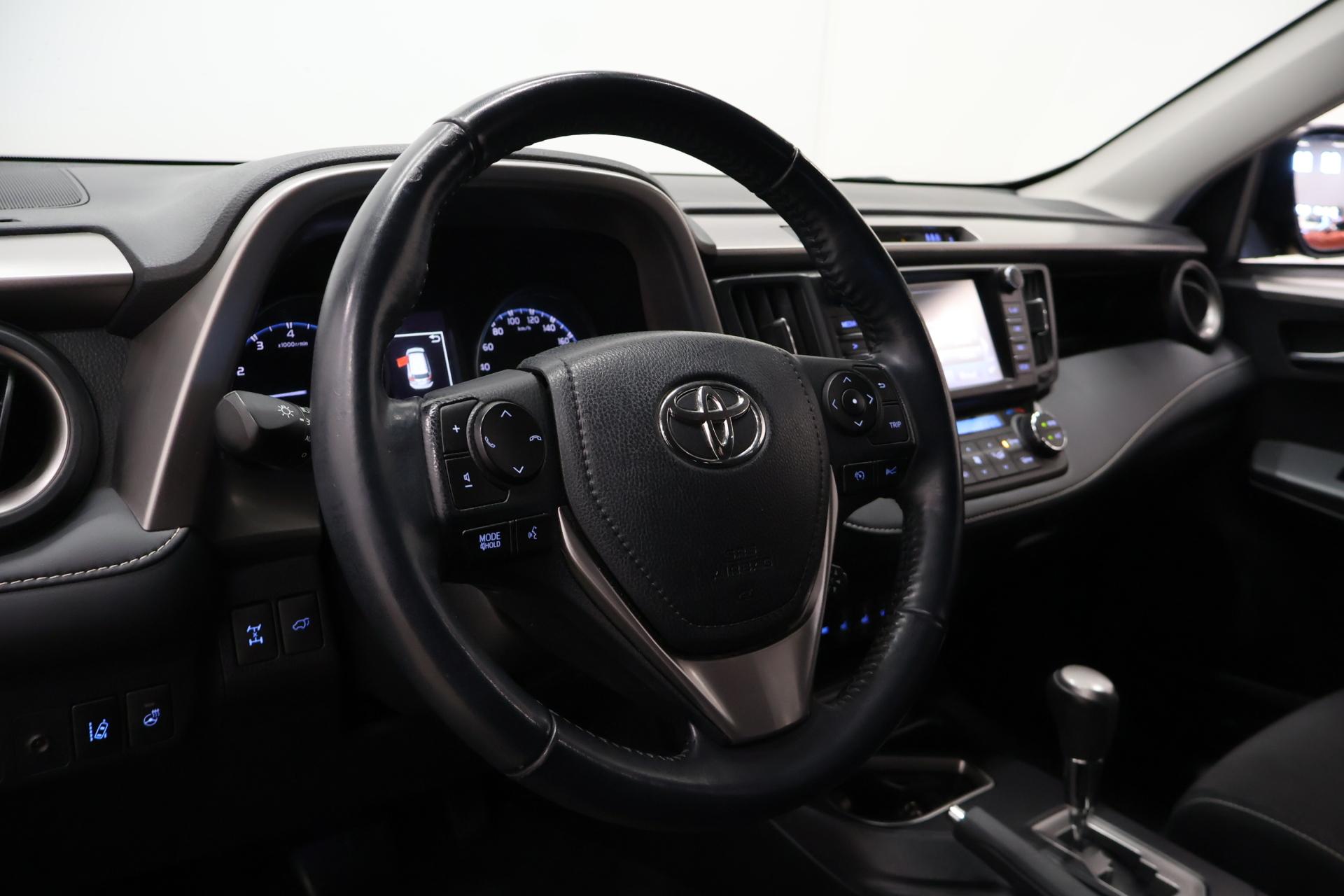 TOYOTA RAV4 2018