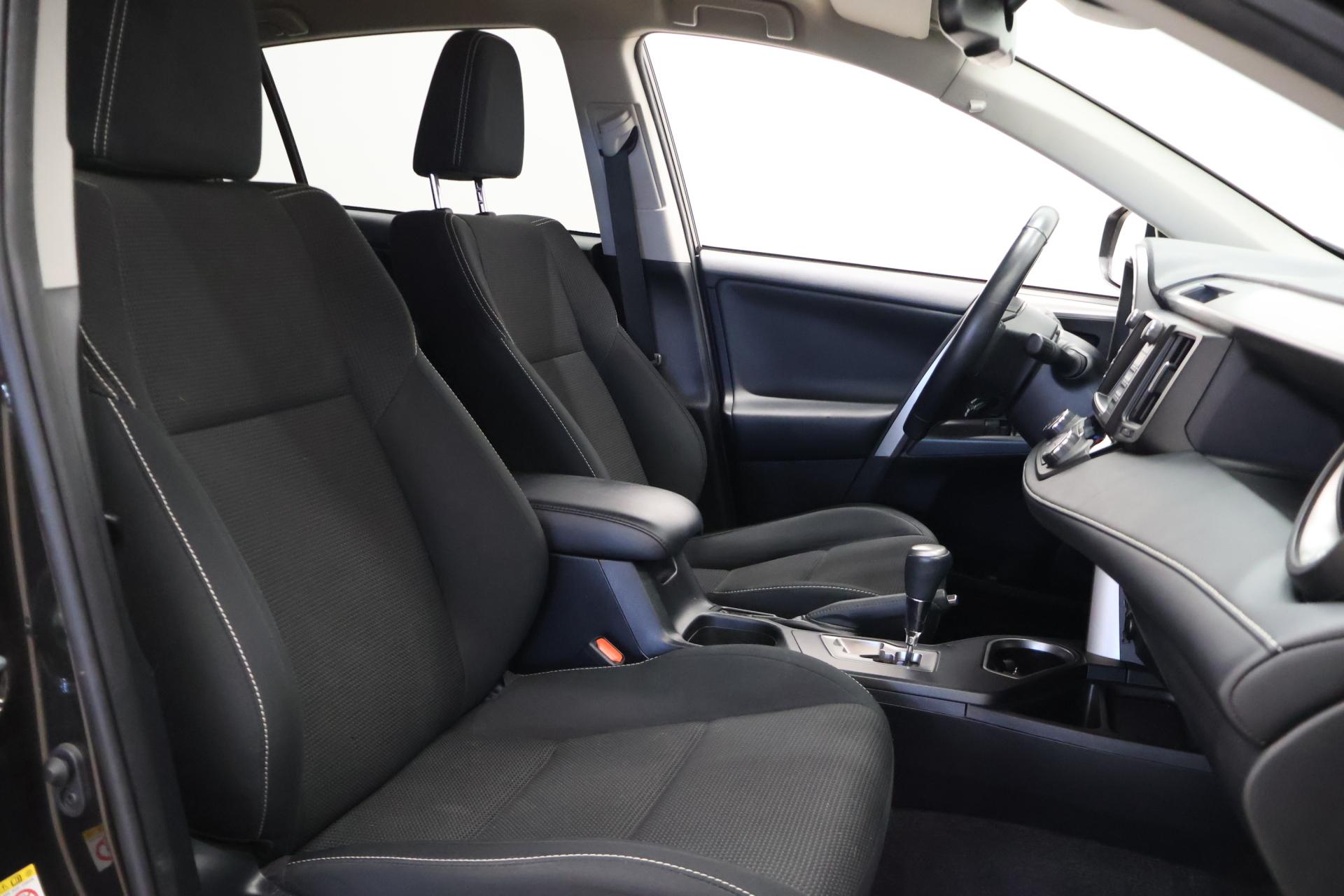 TOYOTA RAV4 2018