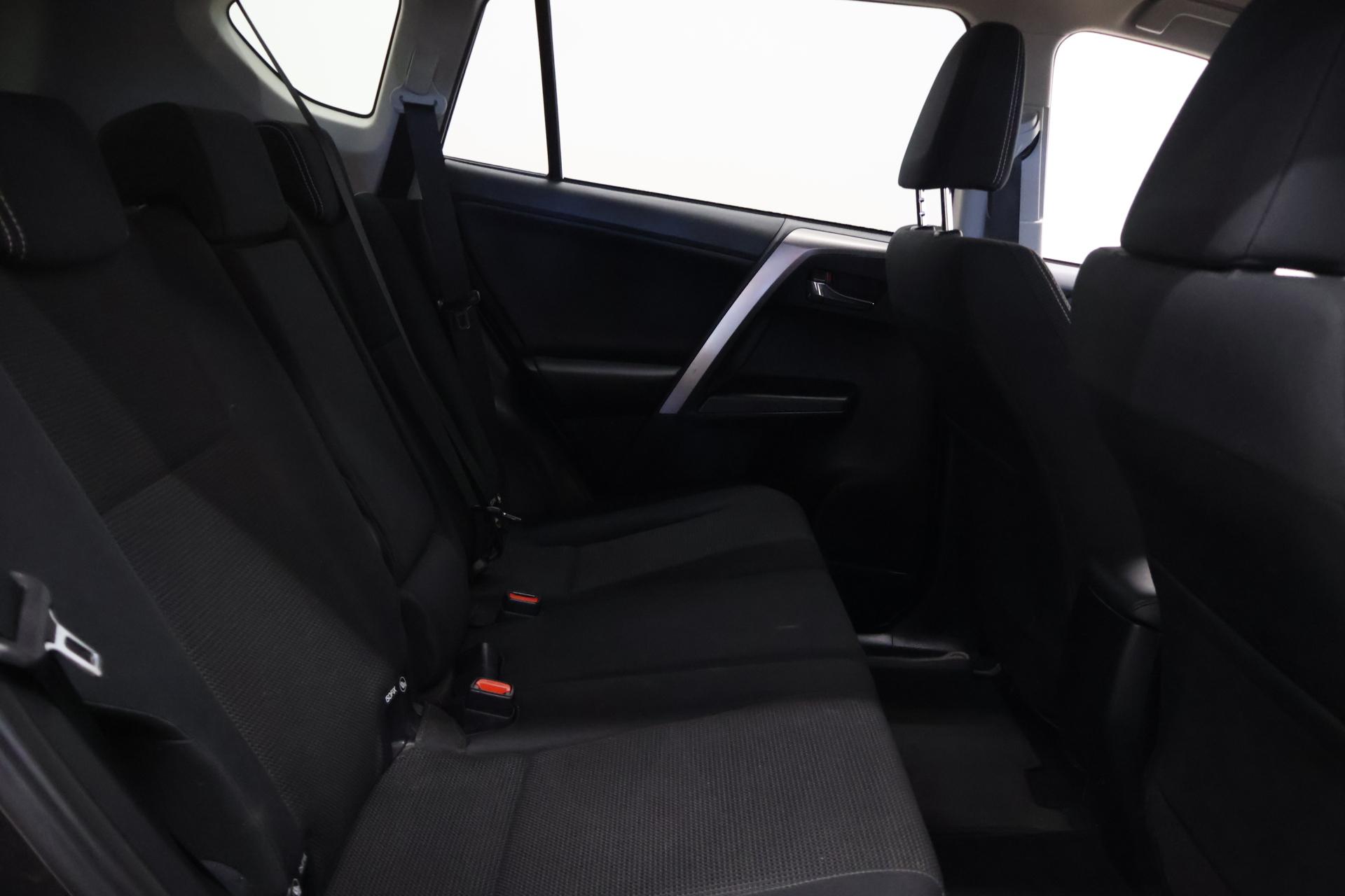 TOYOTA RAV4 2018