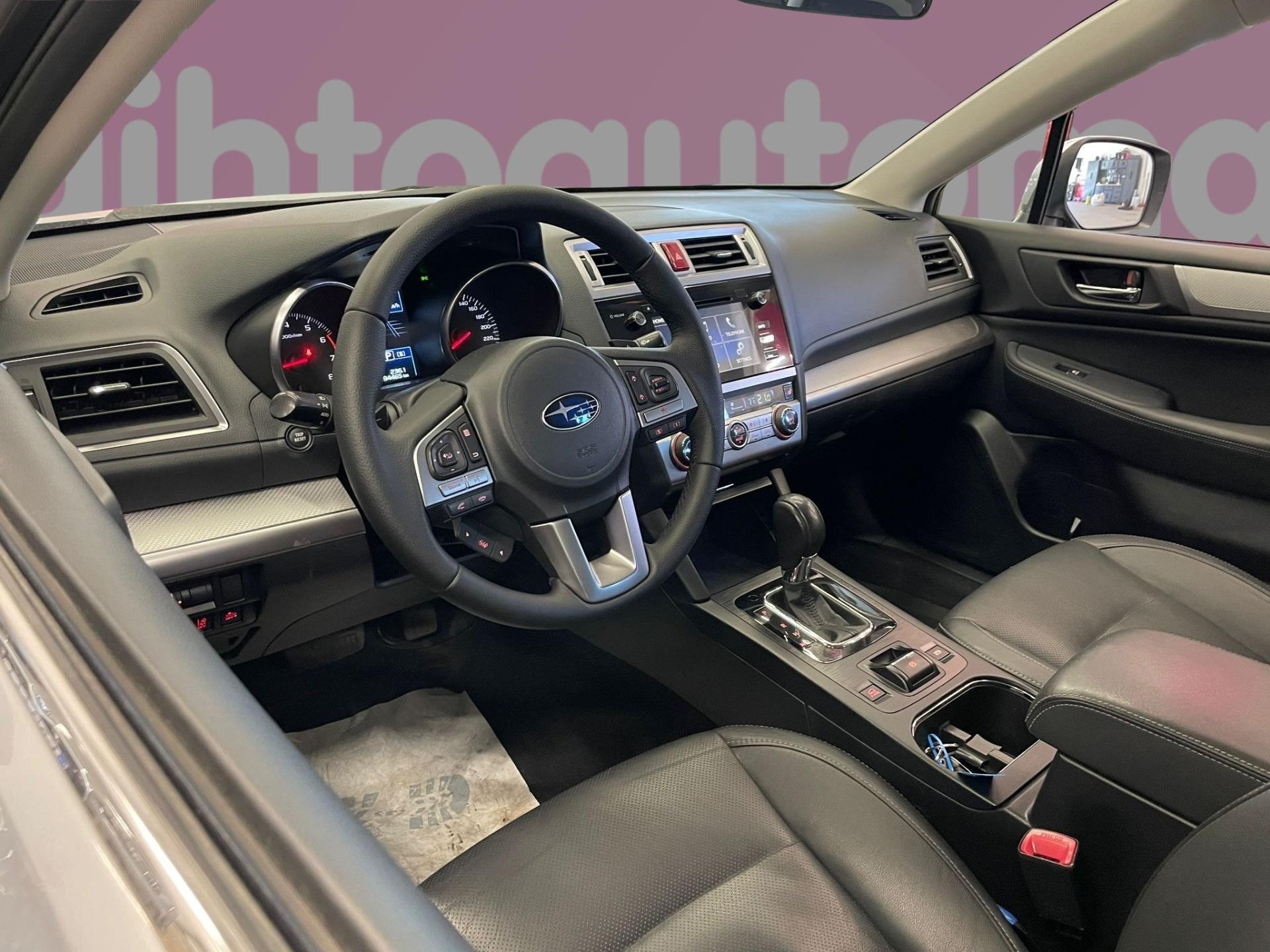 SUBARU Outback 2015