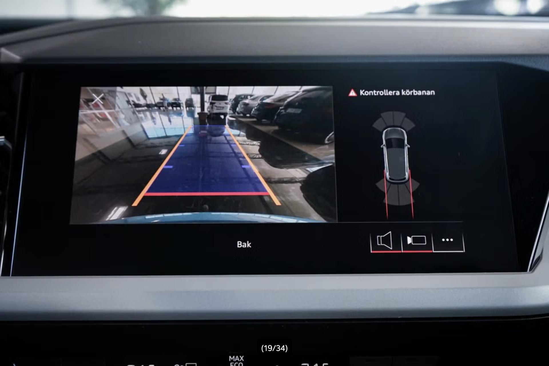 AUDI Q4 e-tron 2022