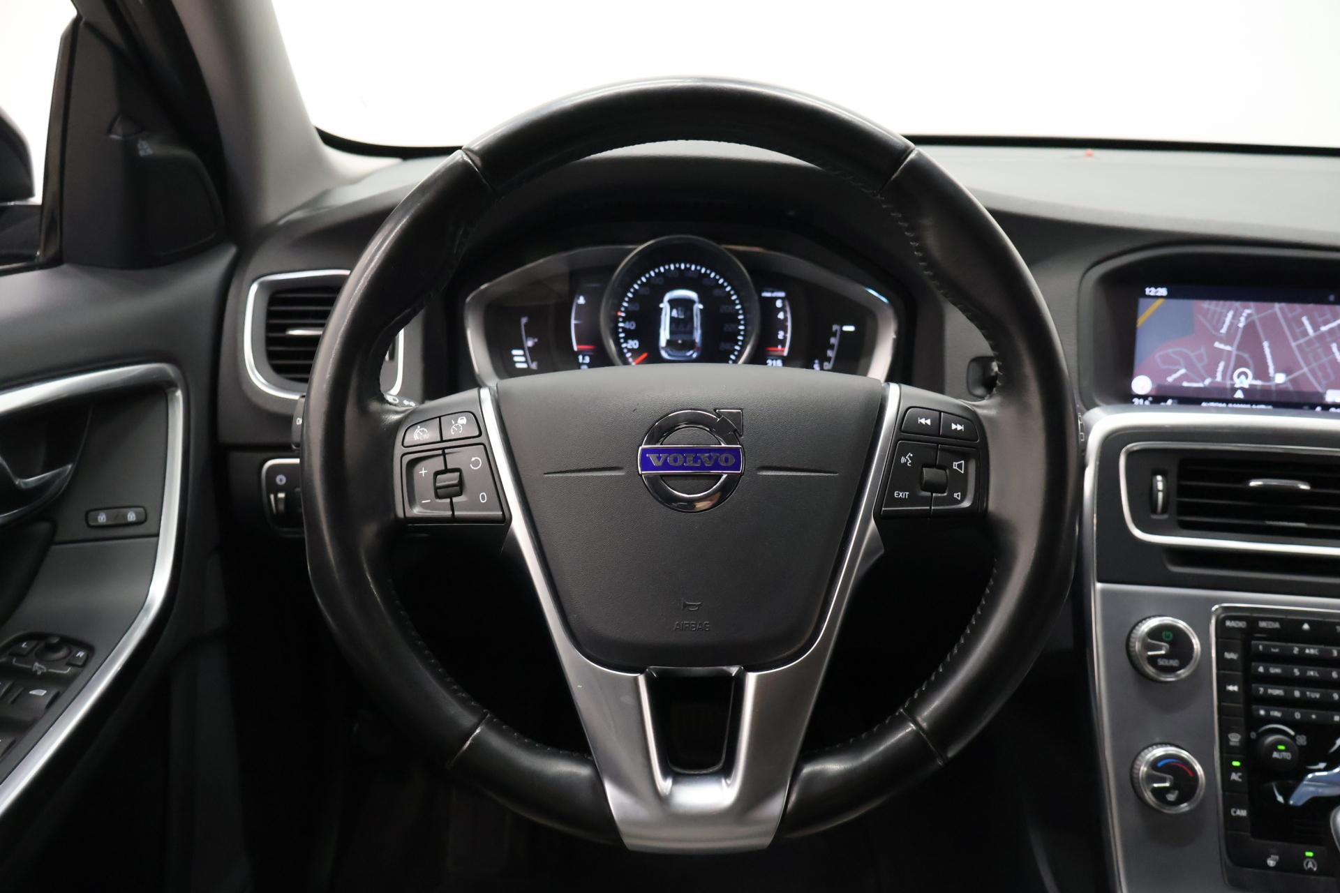 VOLVO V60 Cross Country 2017