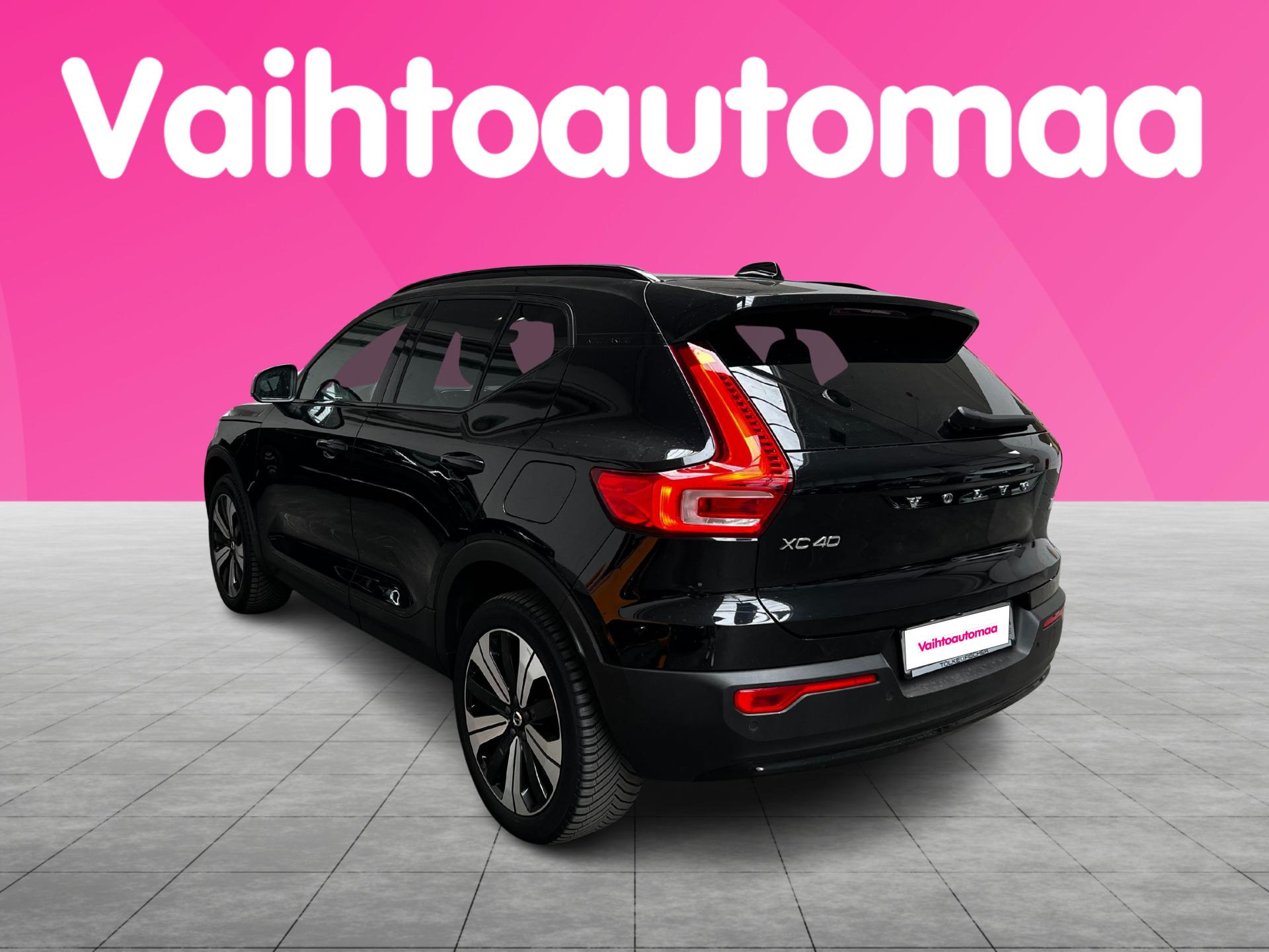 VOLVO XC40 2023