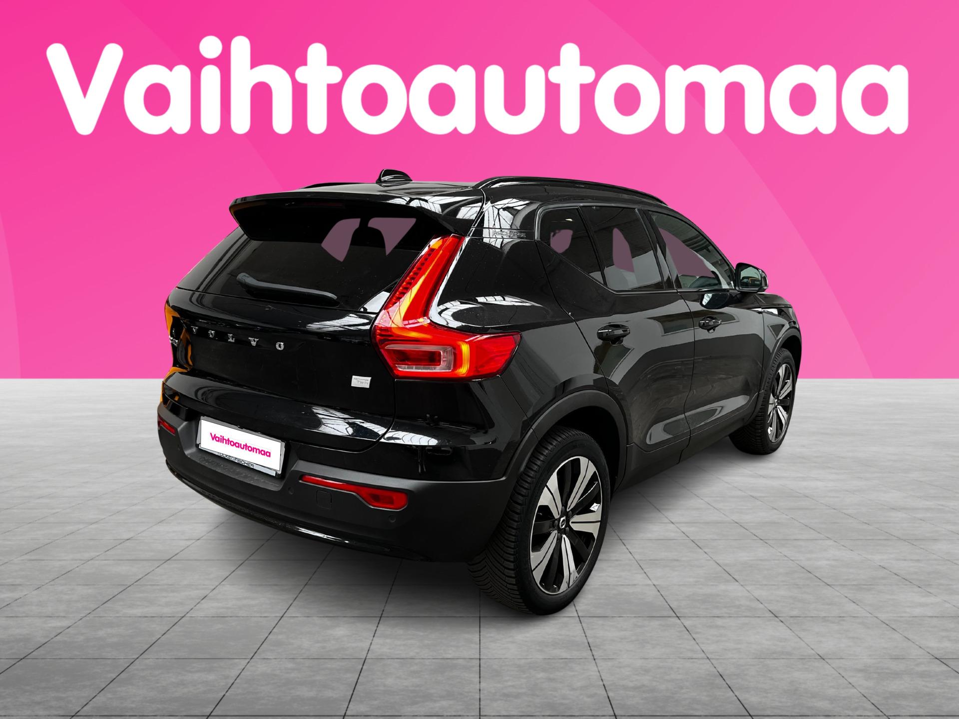 VOLVO XC40 2023
