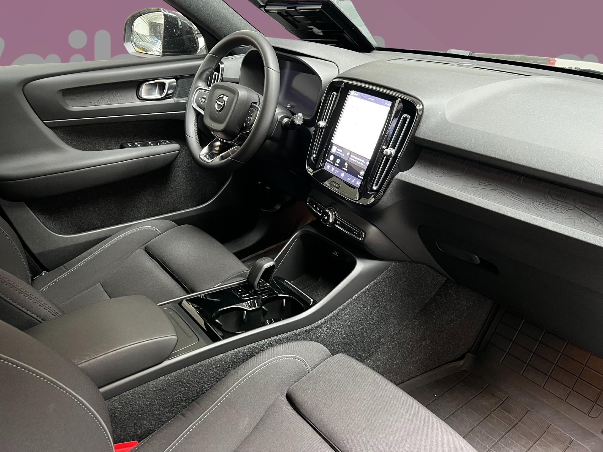 VOLVO XC40 2023