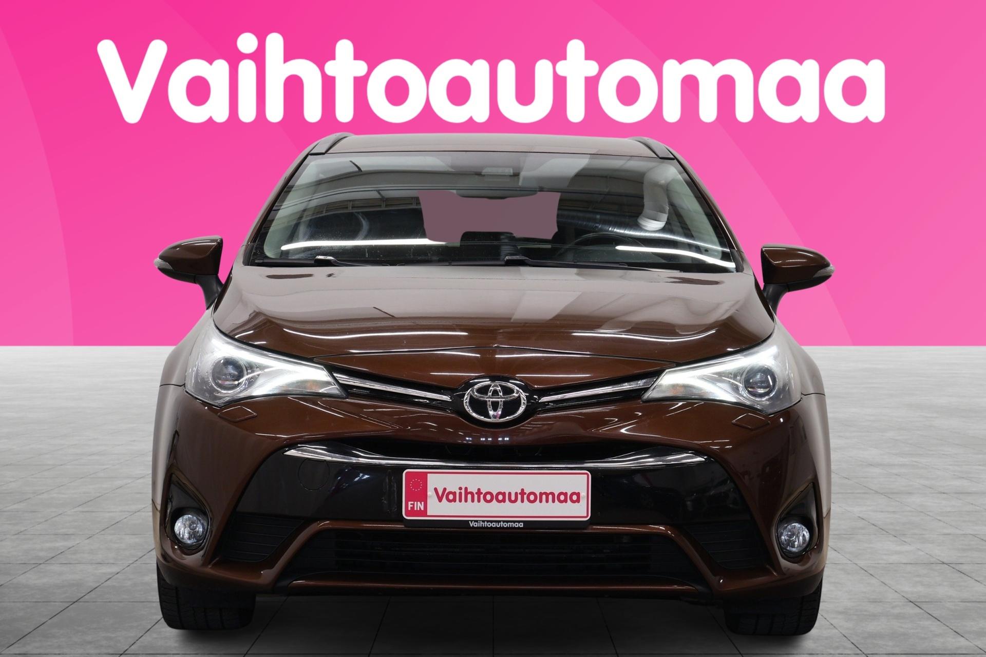 TOYOTA Avensis 2015