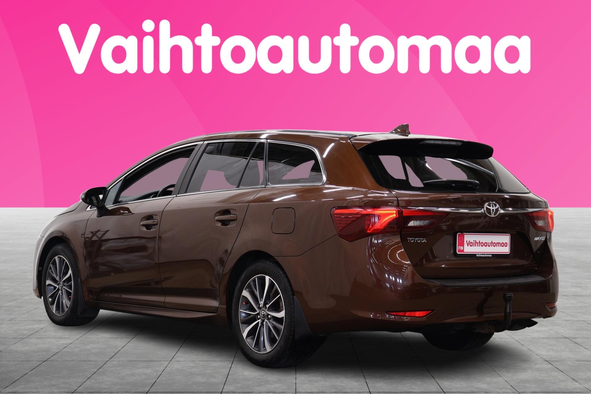TOYOTA Avensis 2015